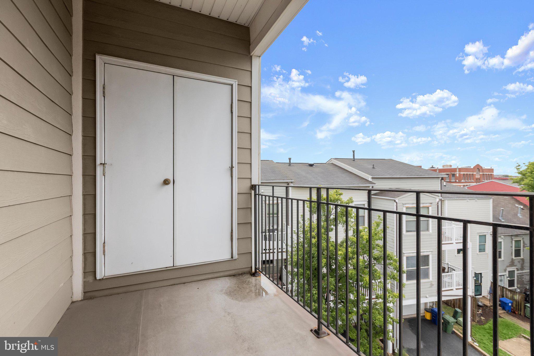 ALBEMARLE SQUARE - Residential