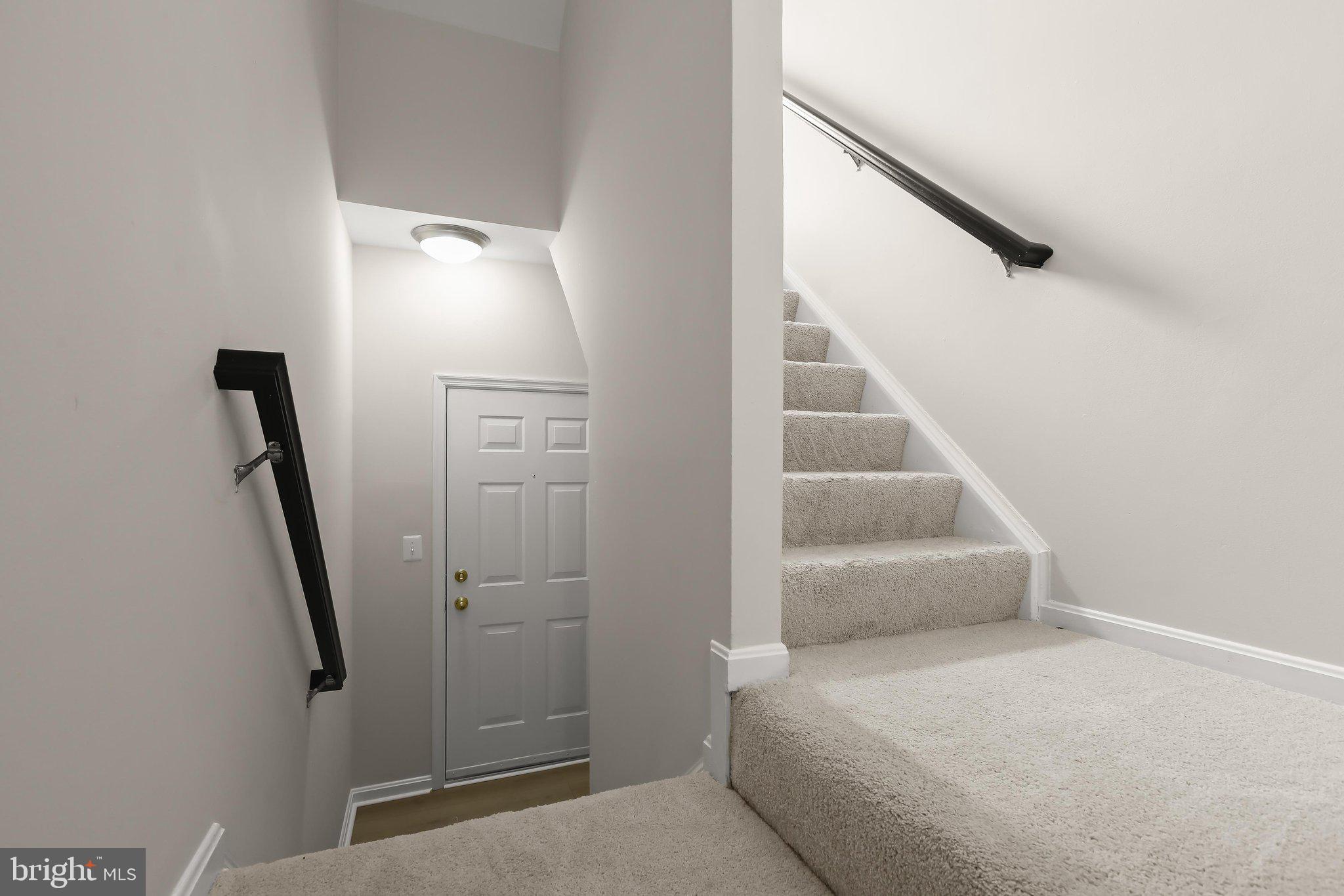 ALBEMARLE SQUARE - Residential
