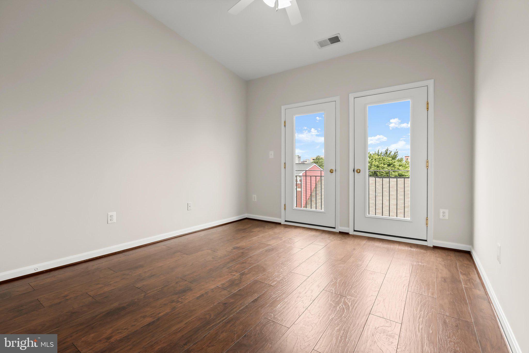 ALBEMARLE SQUARE - Residential
