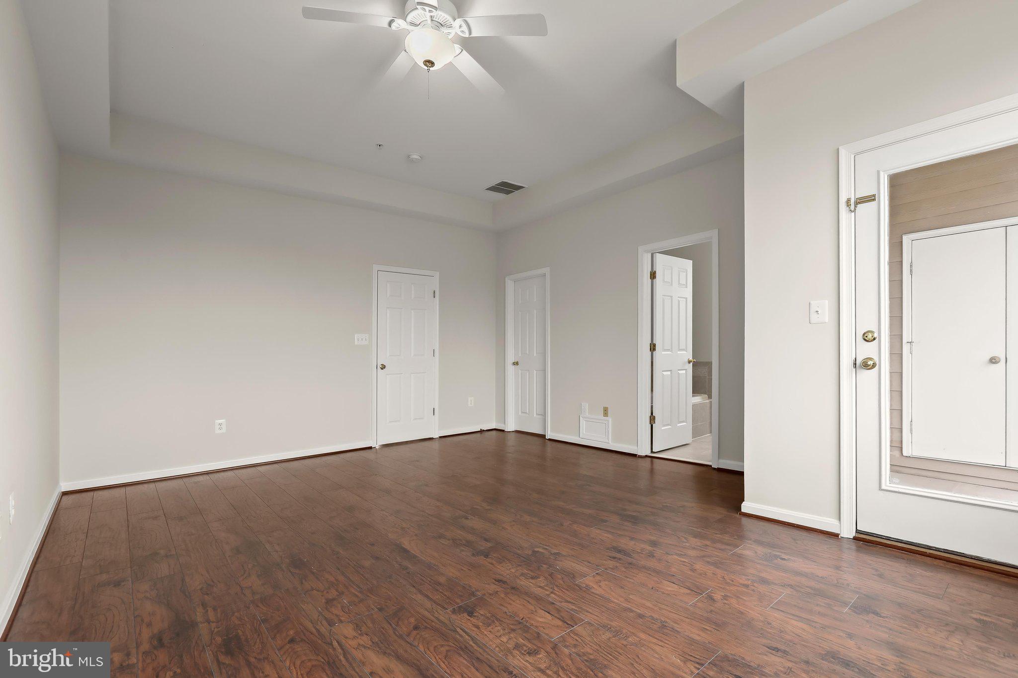 ALBEMARLE SQUARE - Residential