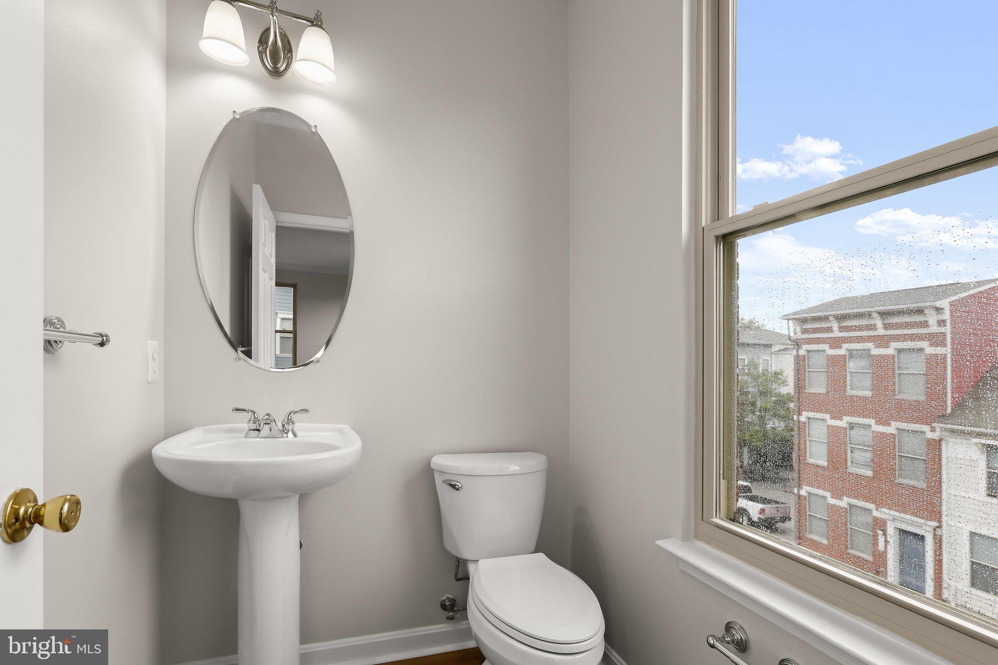 ALBEMARLE SQUARE - Residential