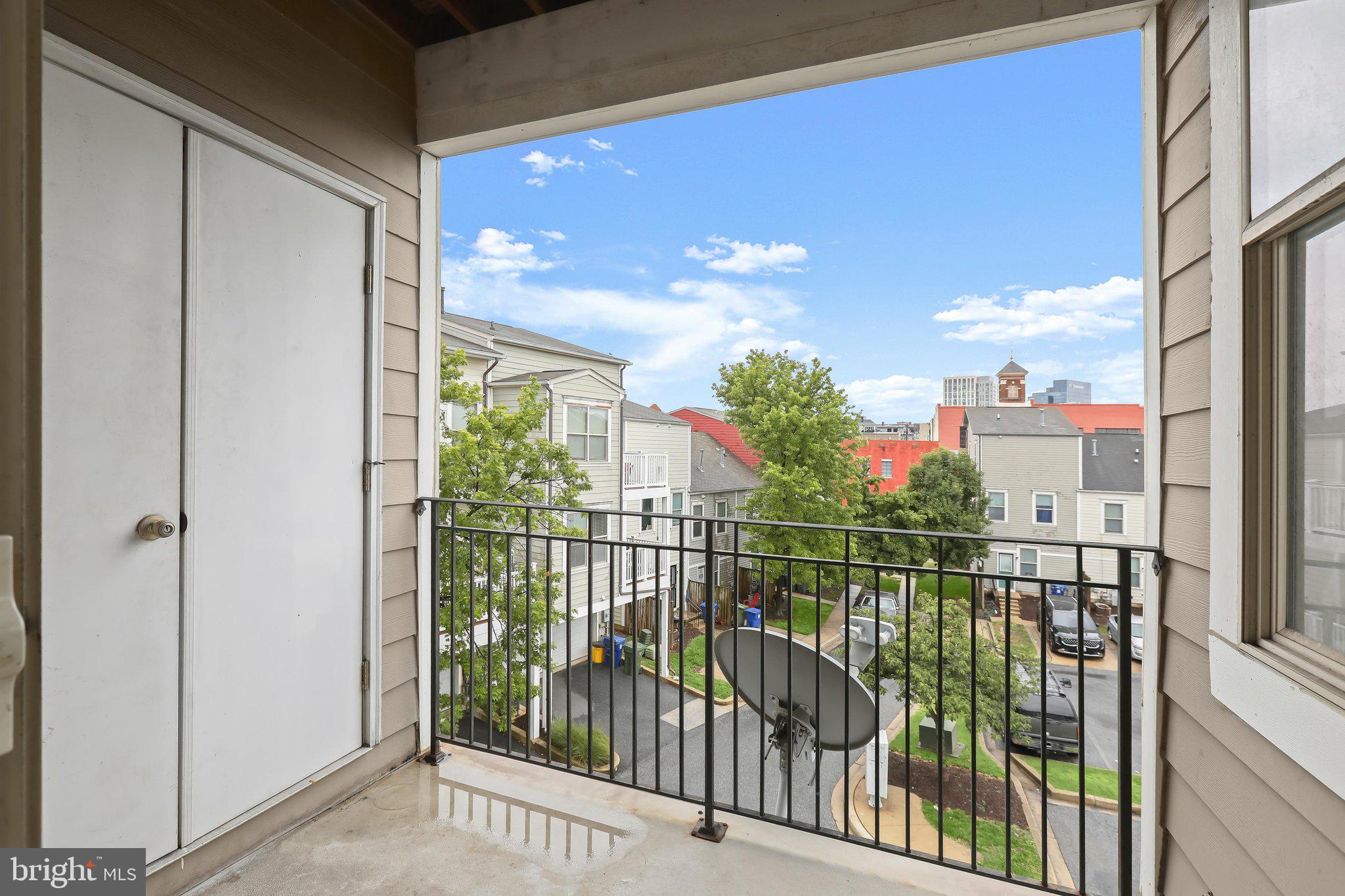 ALBEMARLE SQUARE - Residential
