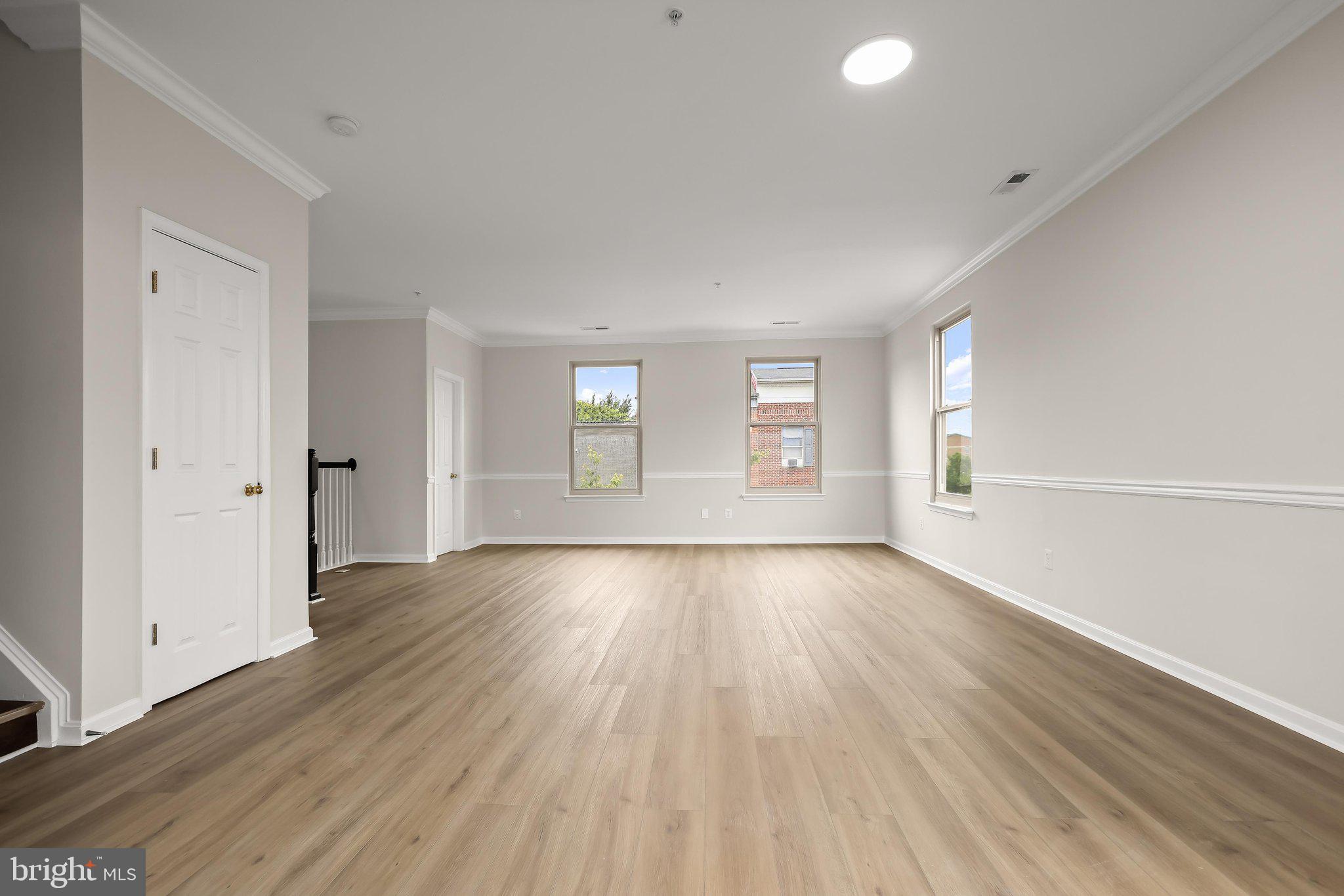 ALBEMARLE SQUARE - Residential