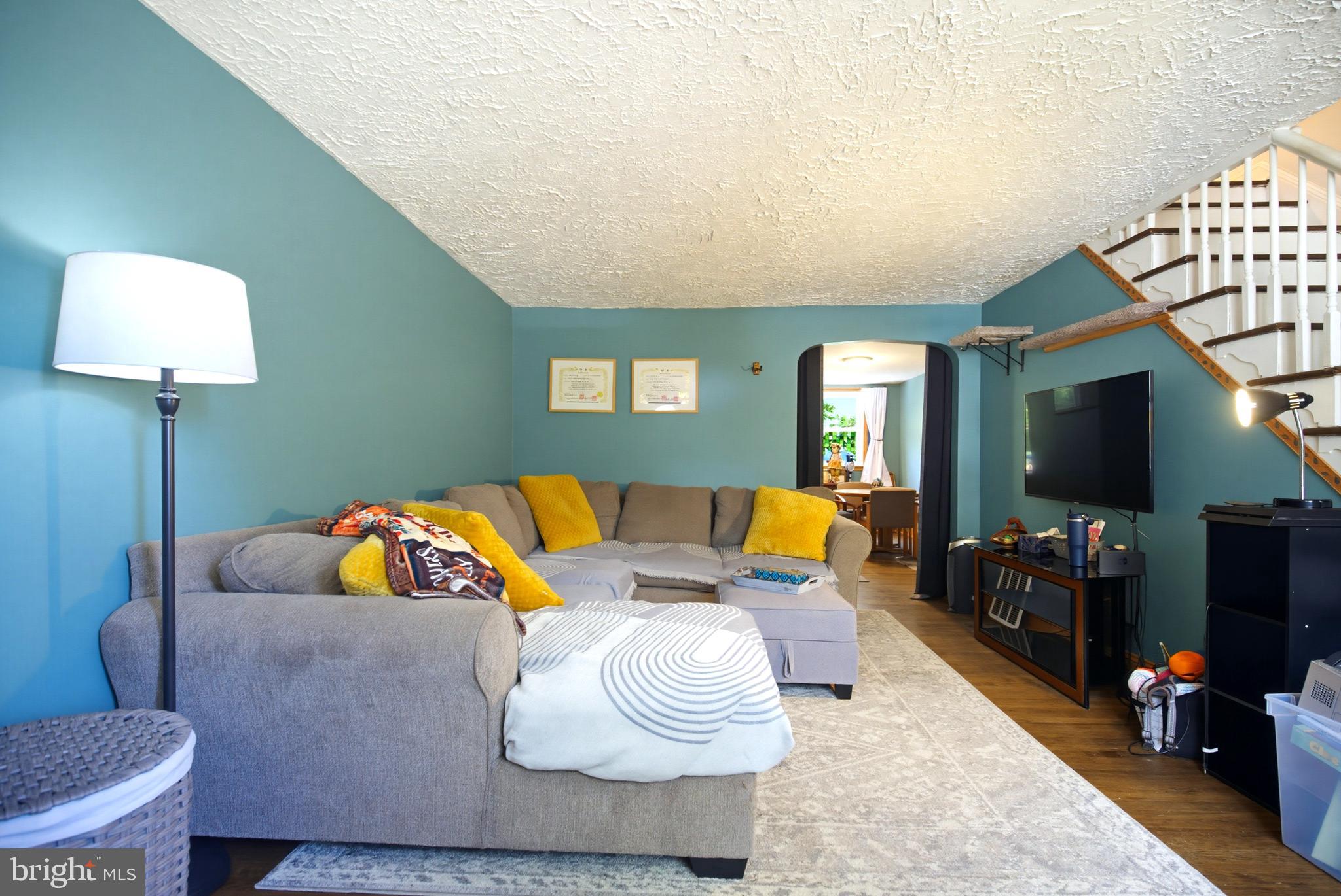 EDGEMONT PARK - Residential
