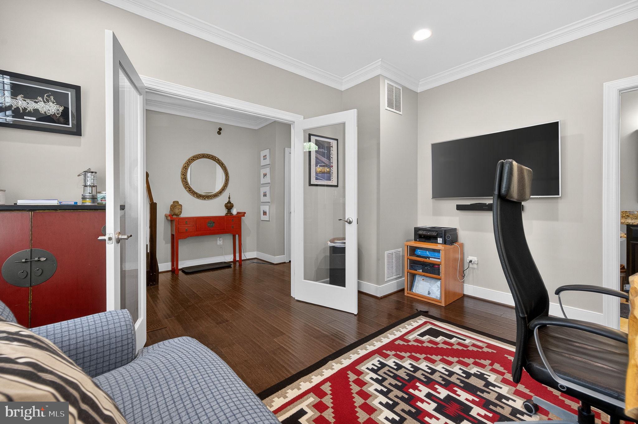CROWN FARM - Residential