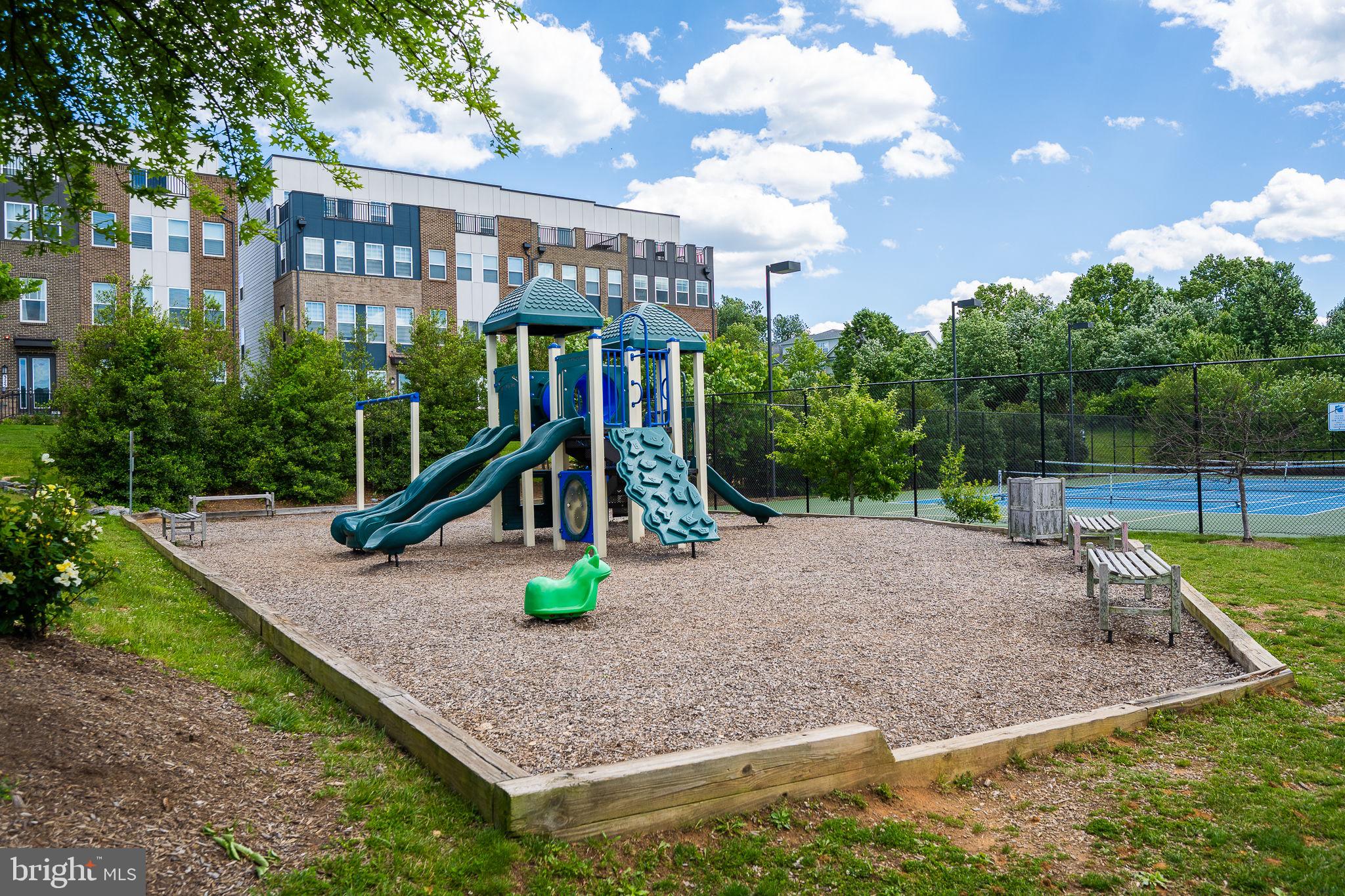 CROWN FARM - Residential