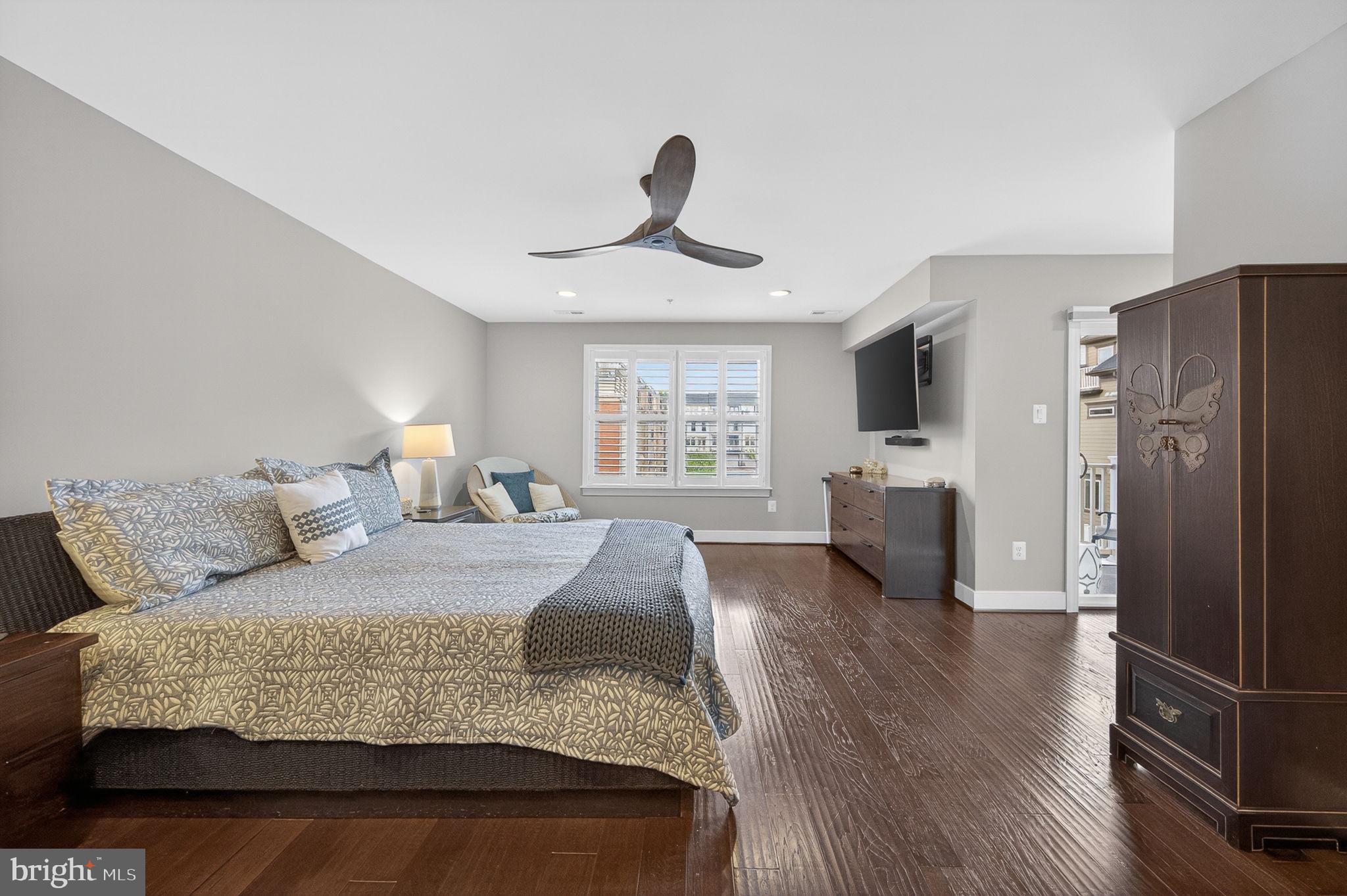 CROWN FARM - Residential