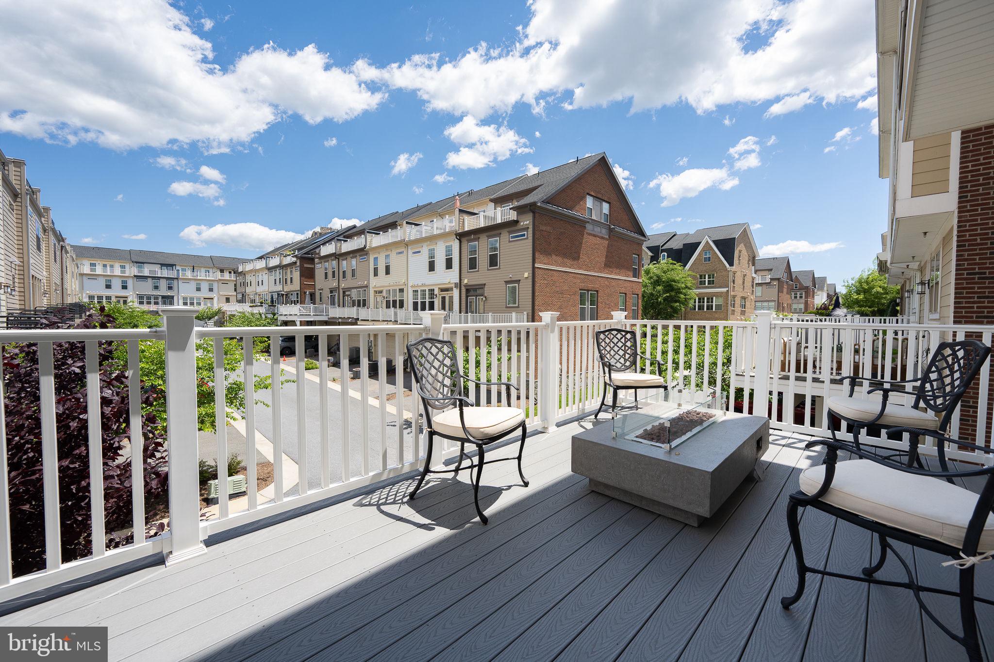 CROWN FARM - Residential