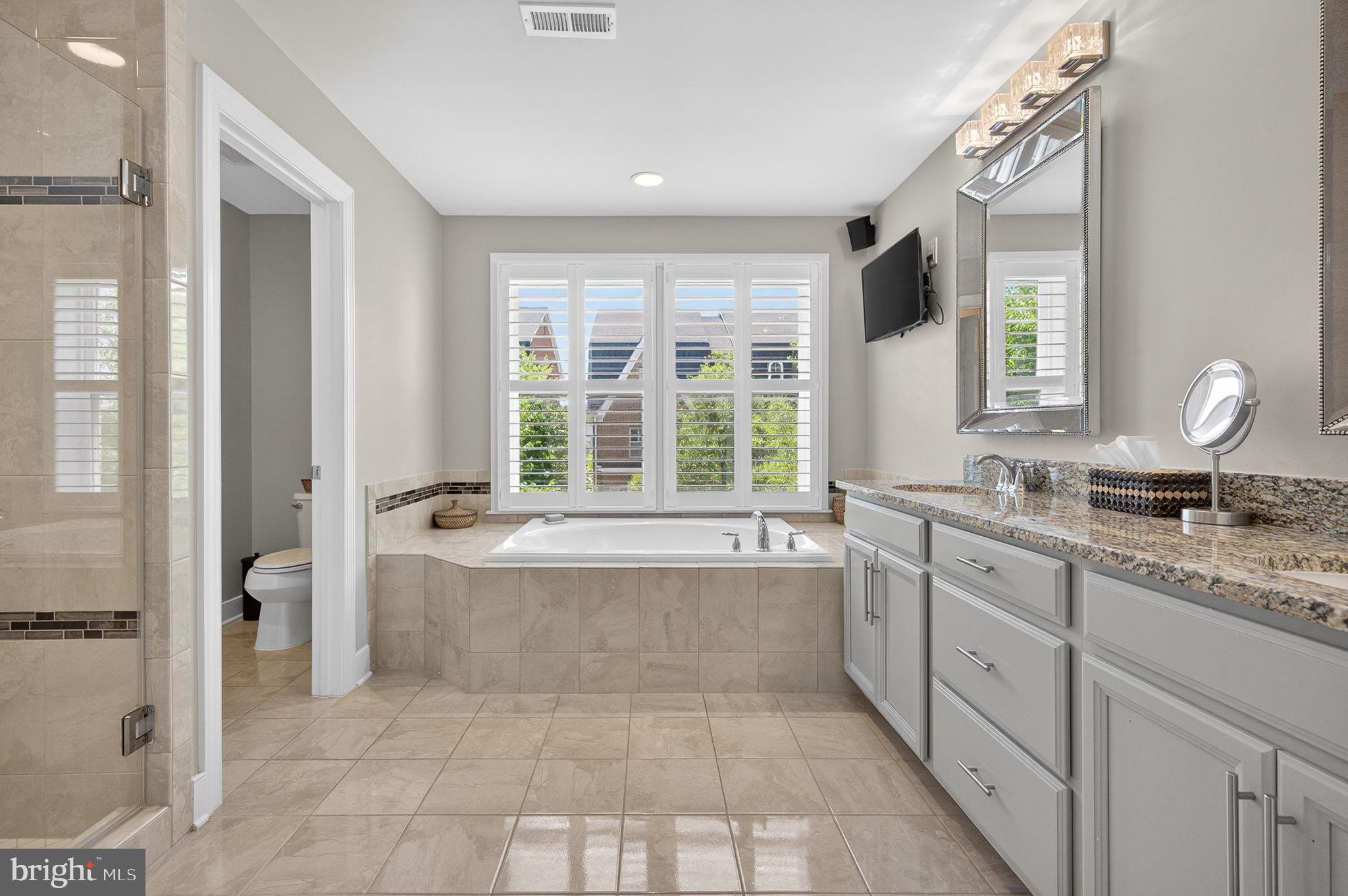 CROWN FARM - Residential