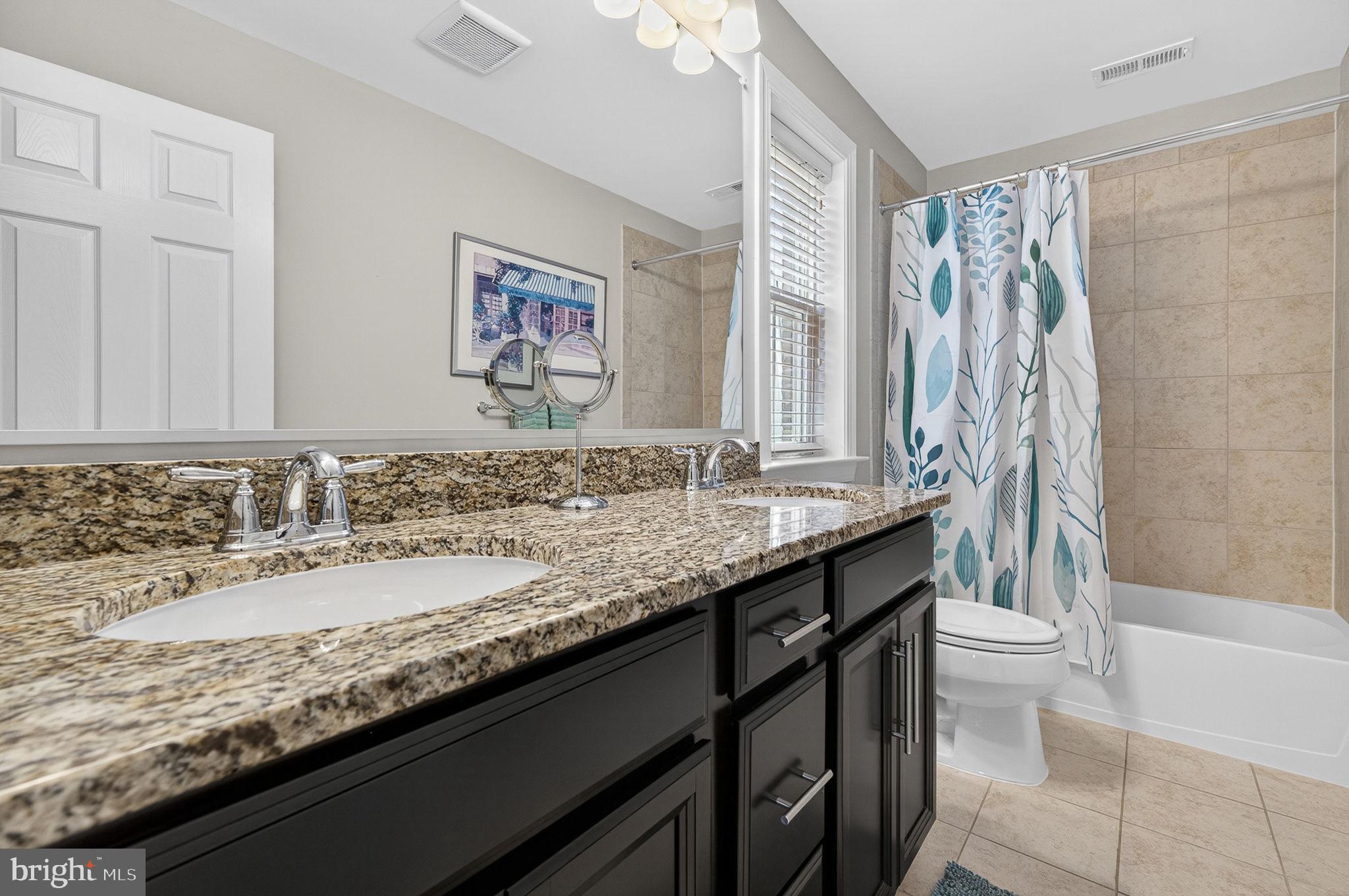 CROWN FARM - Residential