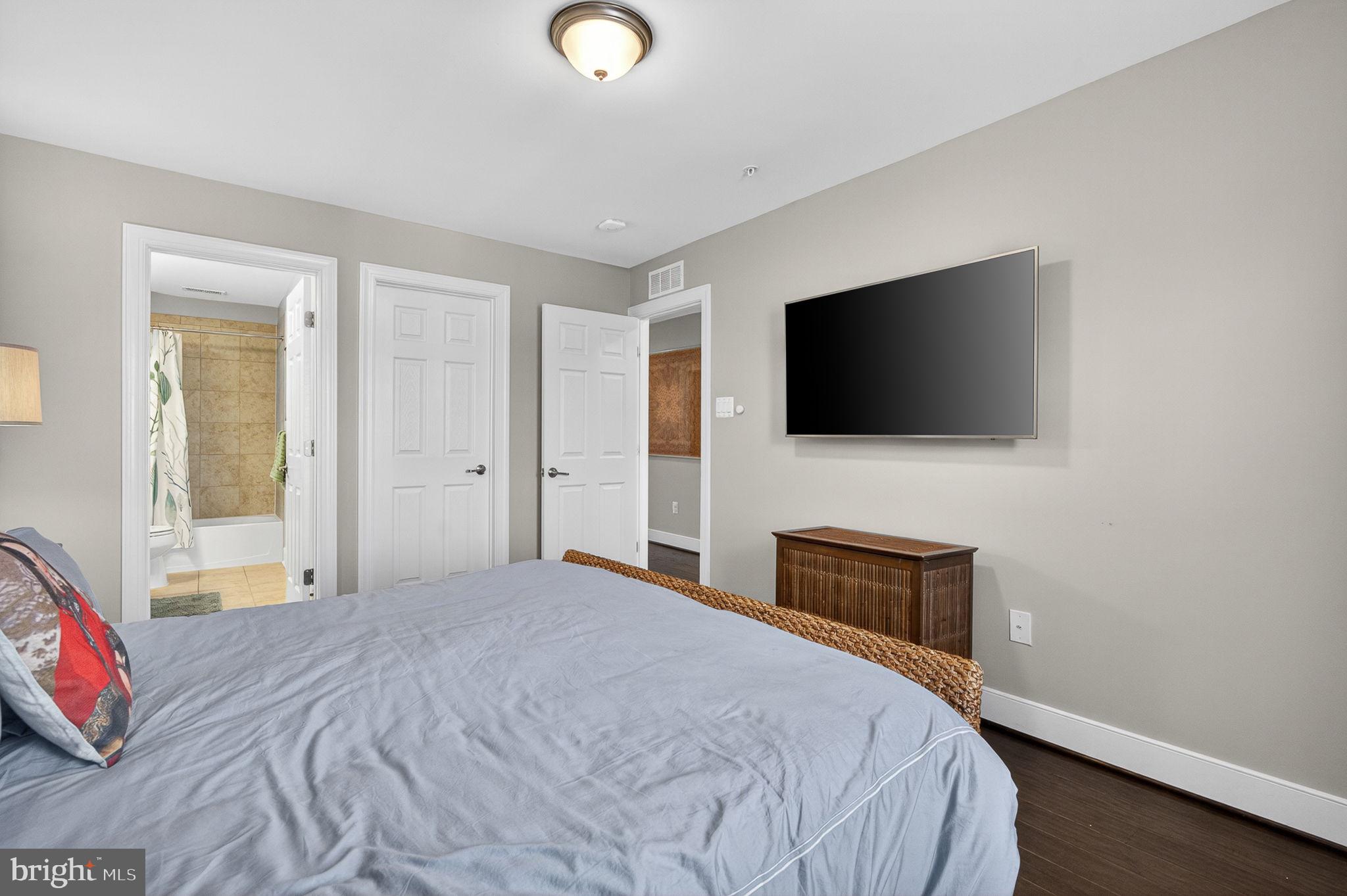 CROWN FARM - Residential