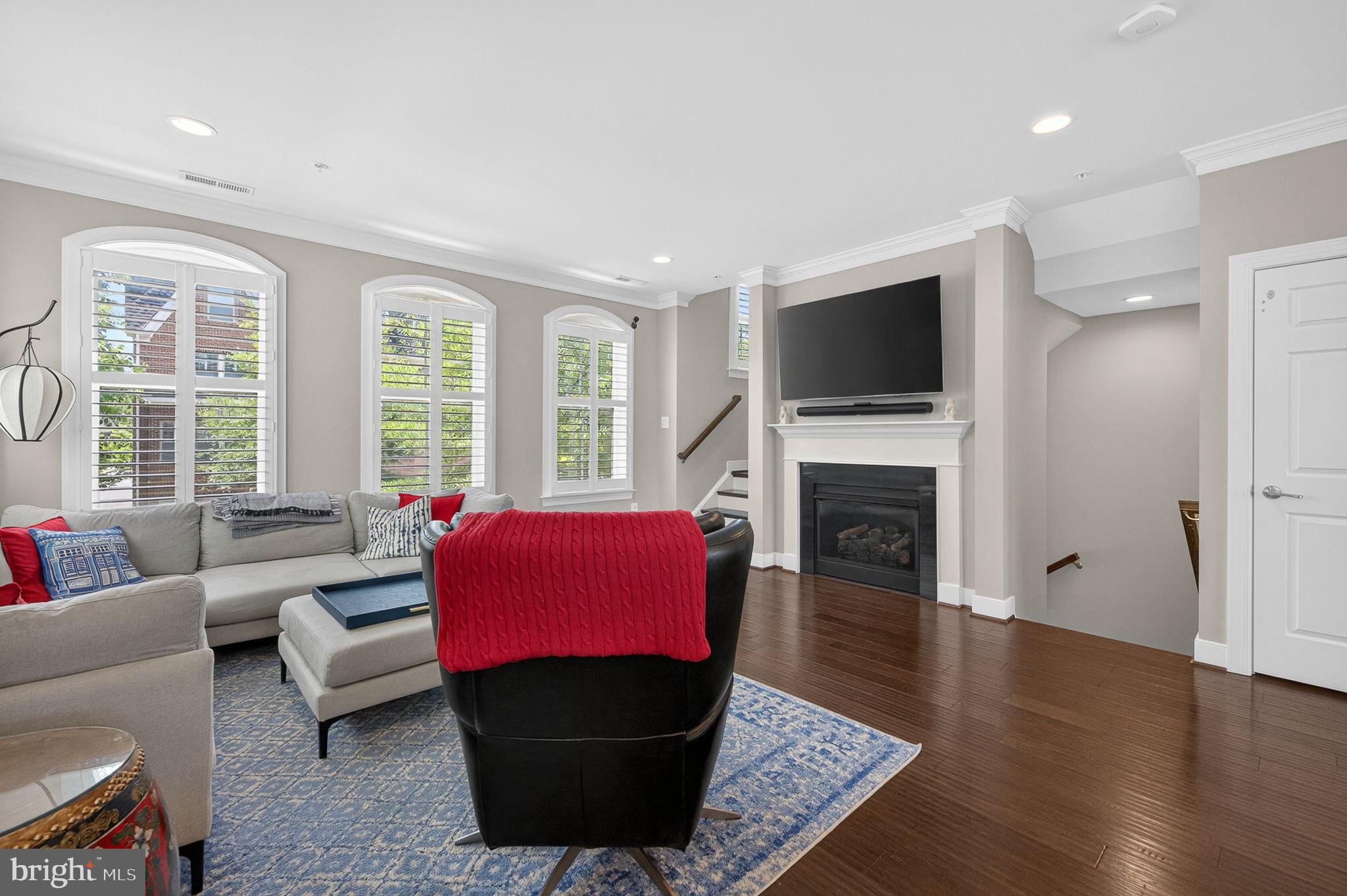 CROWN FARM - Residential