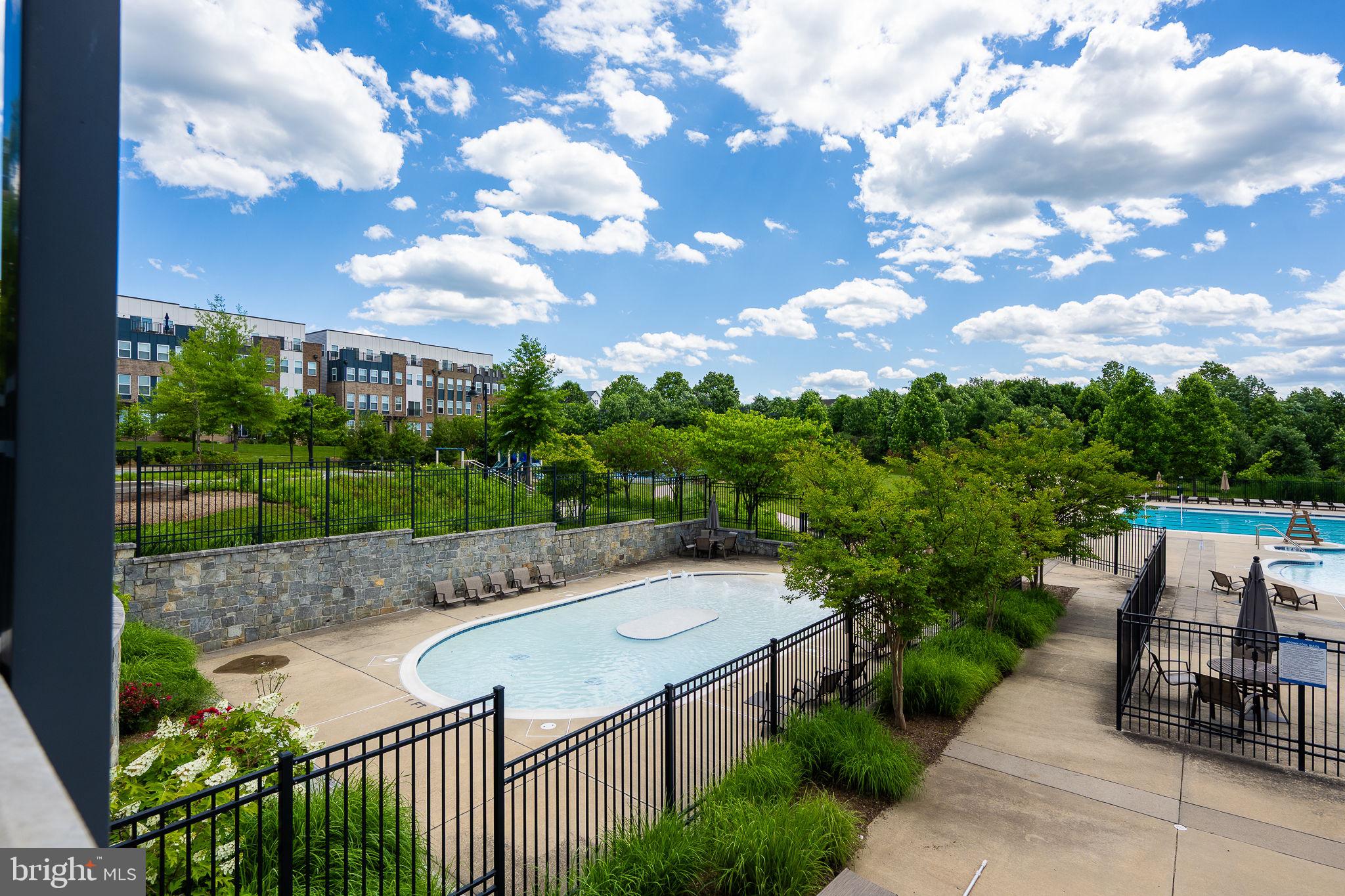 CROWN FARM - Residential