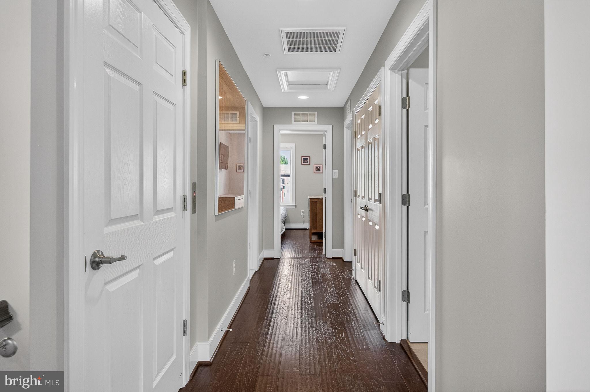 CROWN FARM - Residential