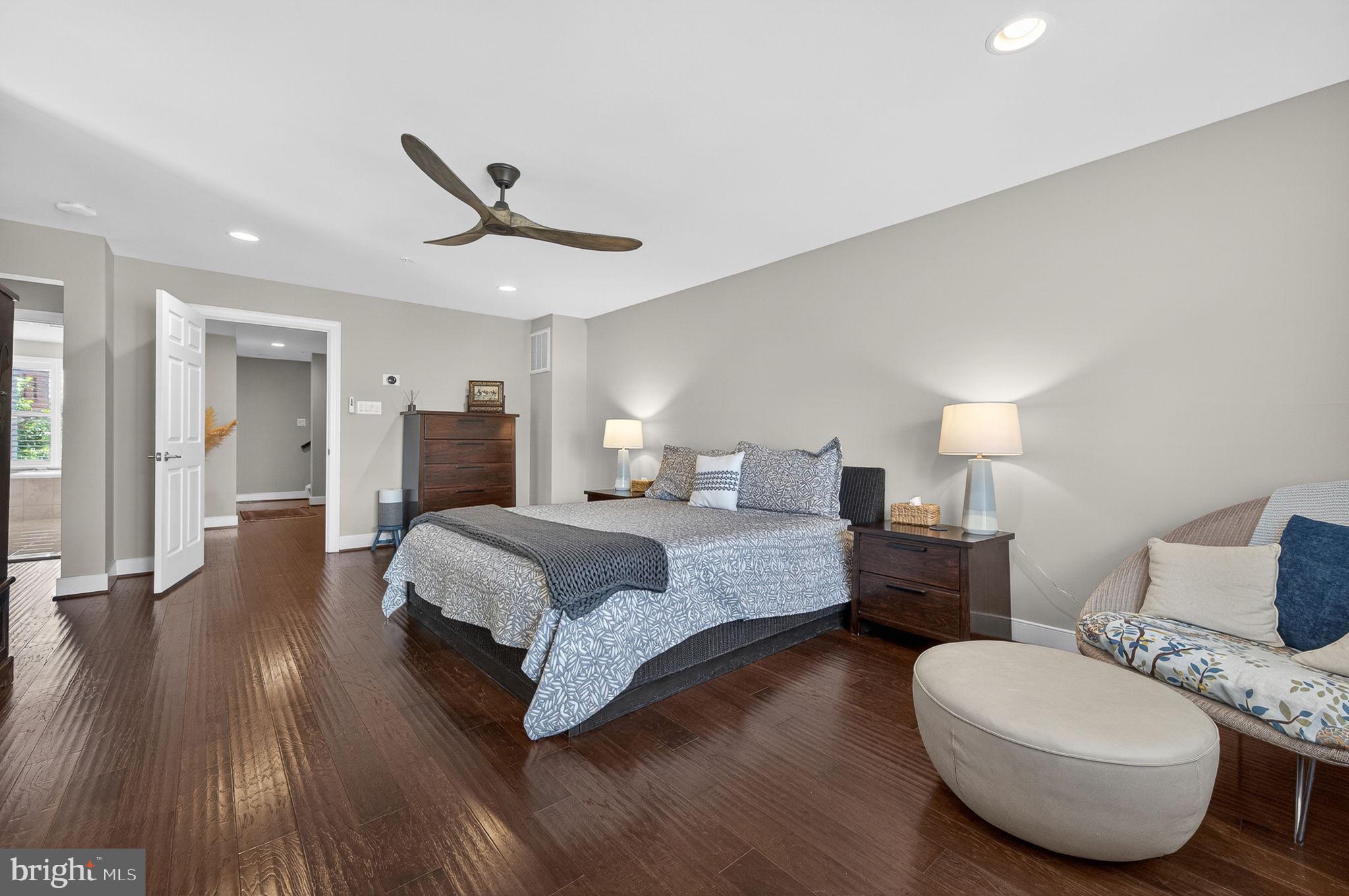 CROWN FARM - Residential