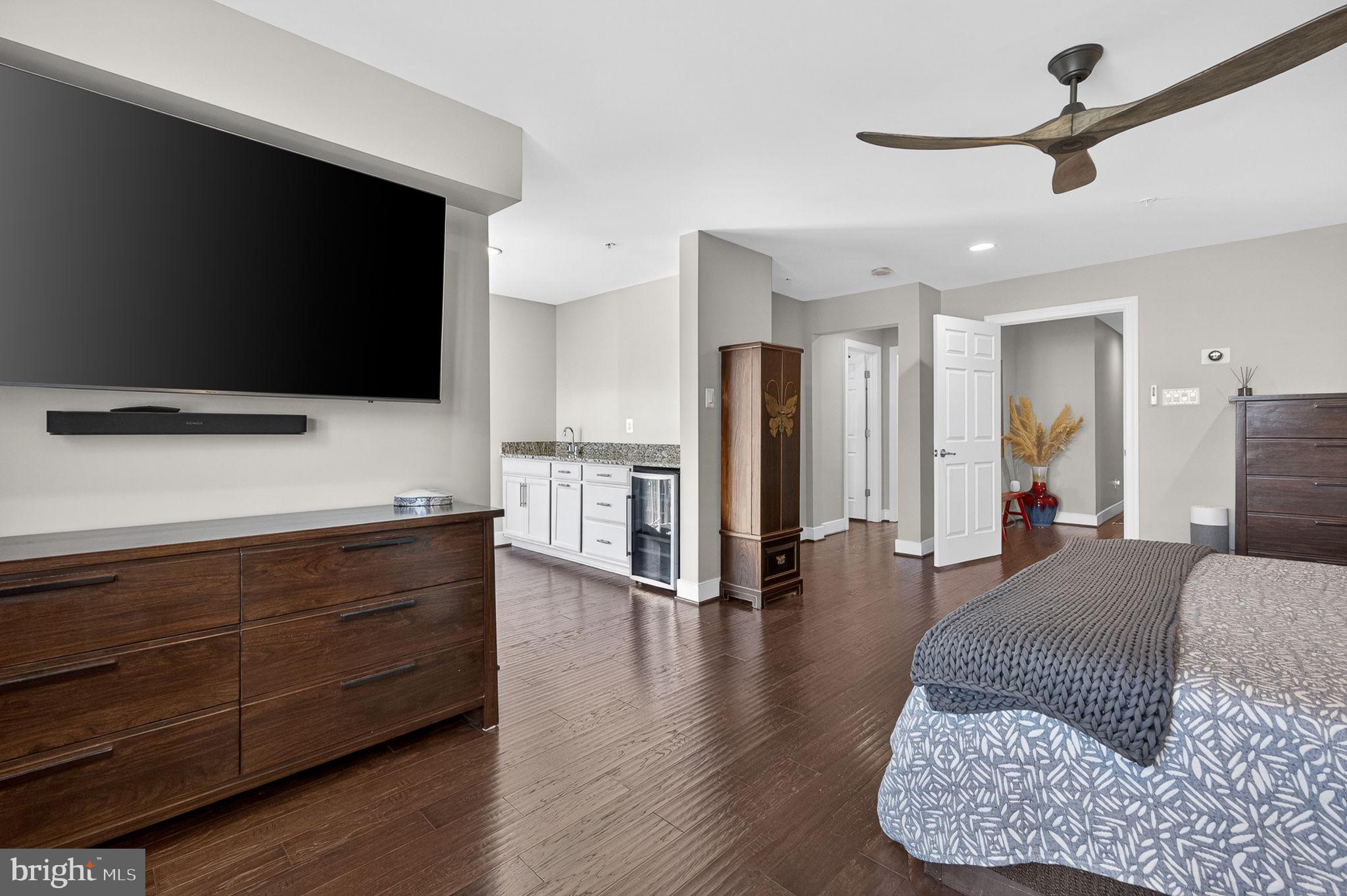 CROWN FARM - Residential