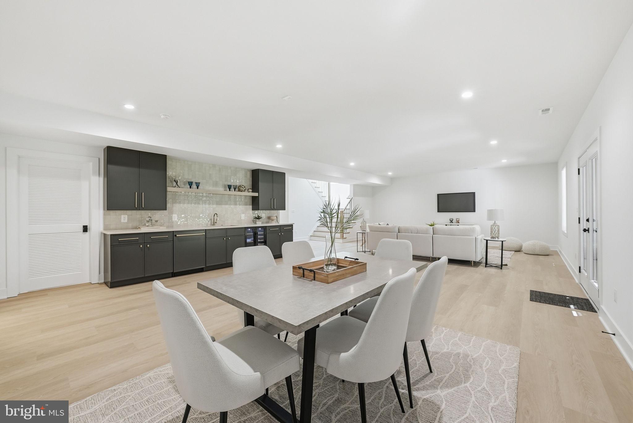 MANTUA - Residential