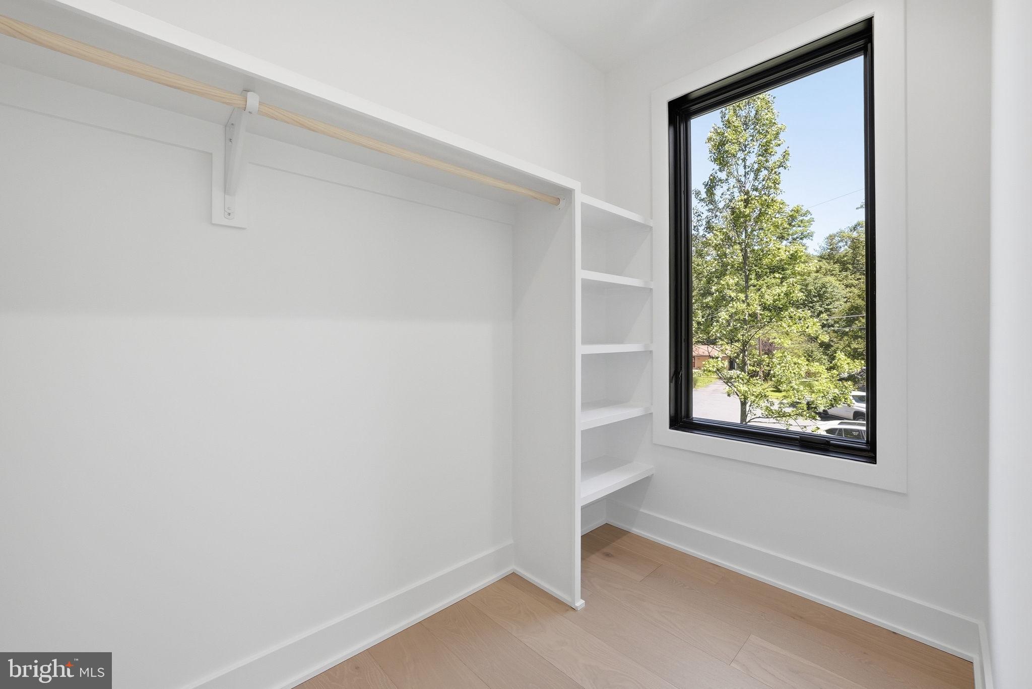 MANTUA - Residential