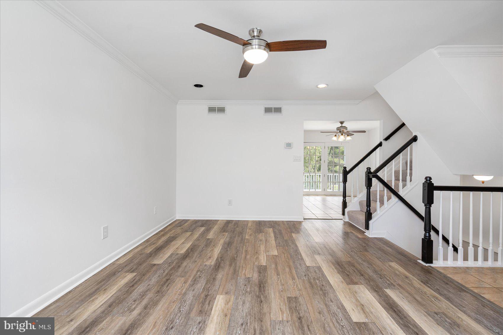 CONSTANT FRIENDSHIP - Residential