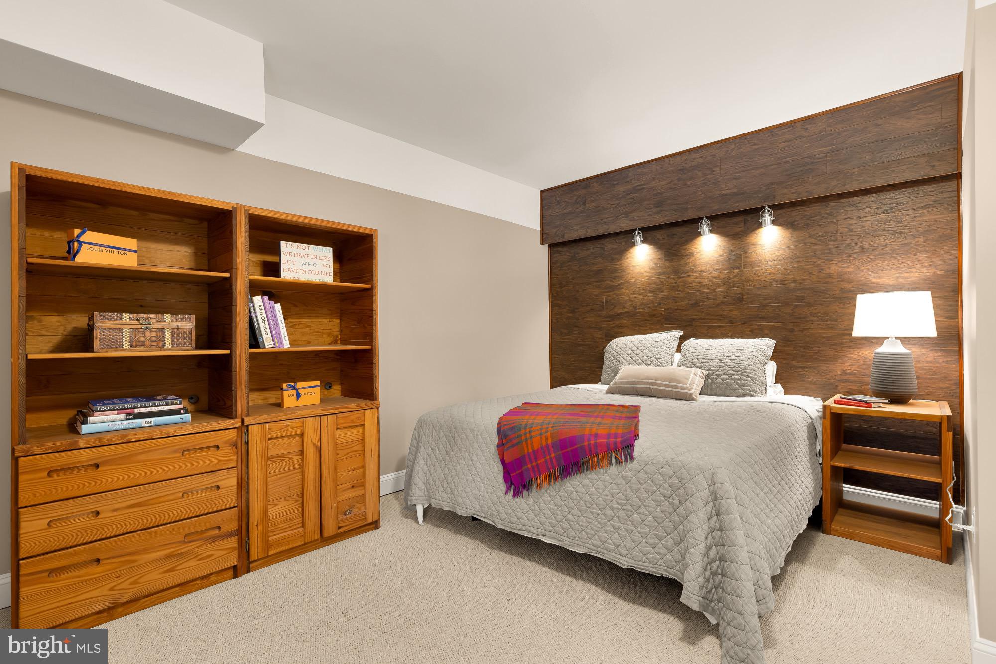 NEW BEDFORD - Residential