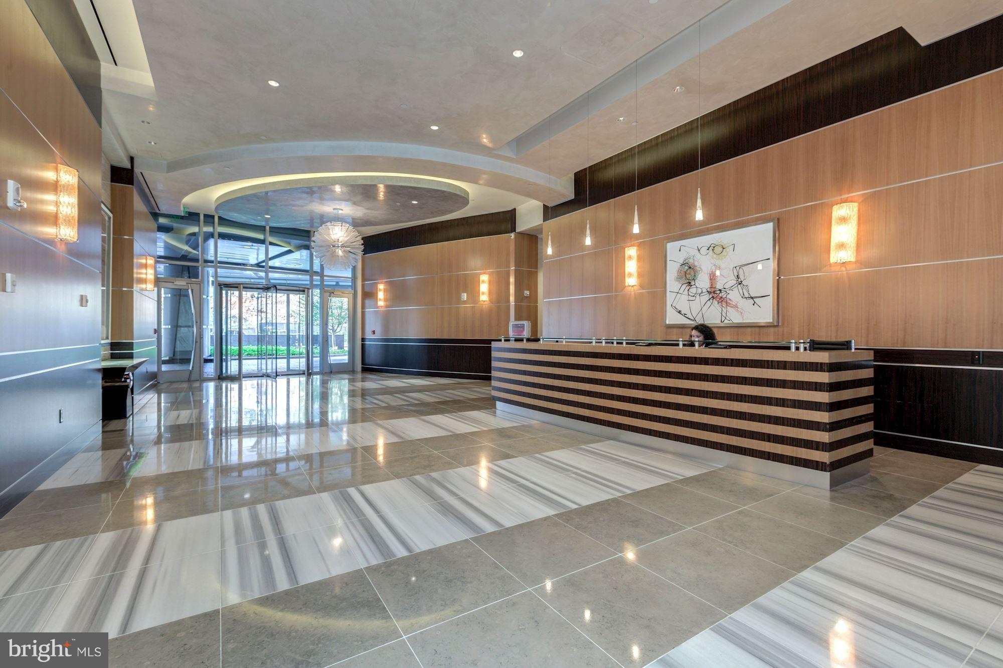 TURNBERRY TOWER - Residential