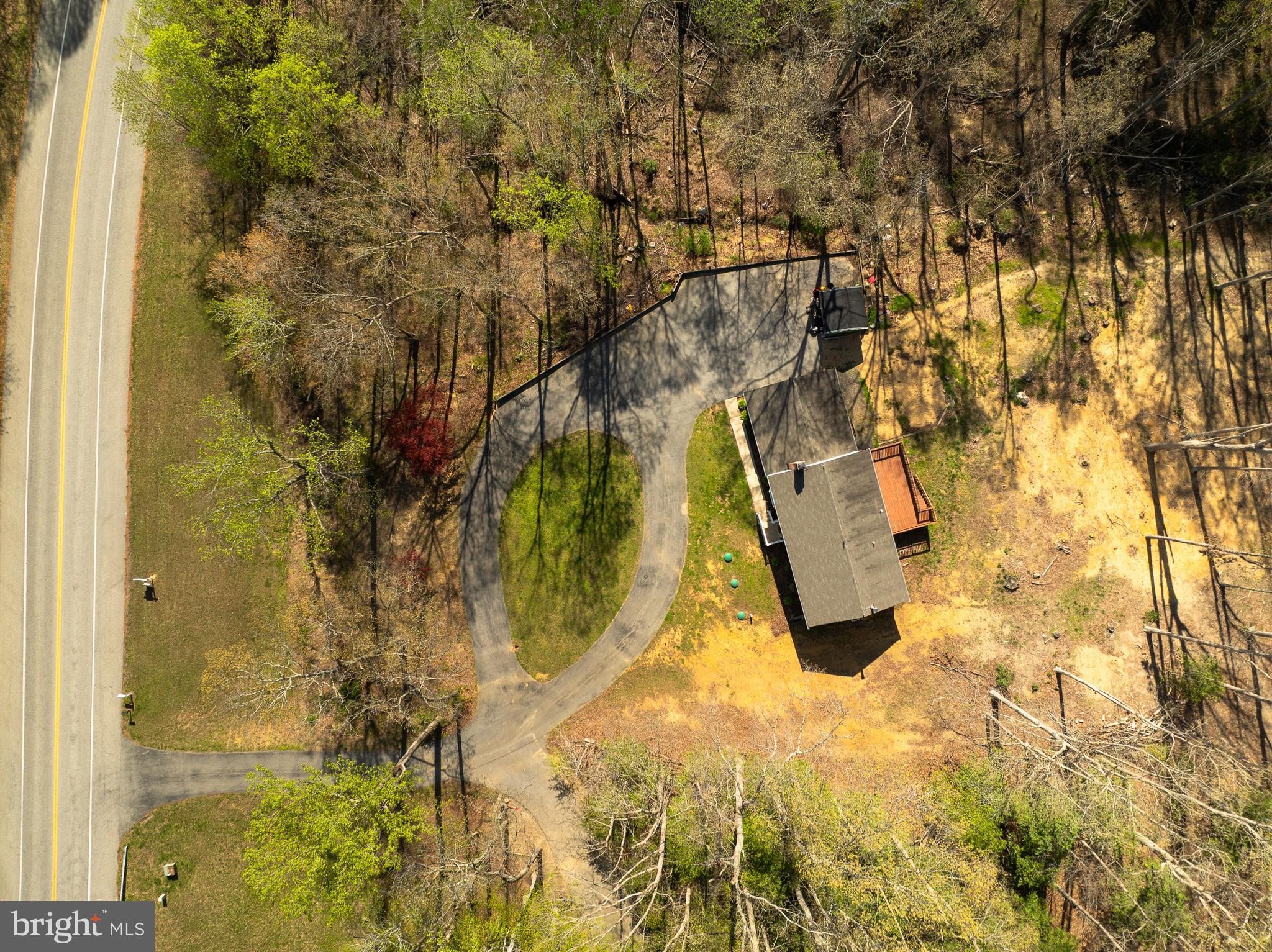 COUNTRY LAKES - Residential