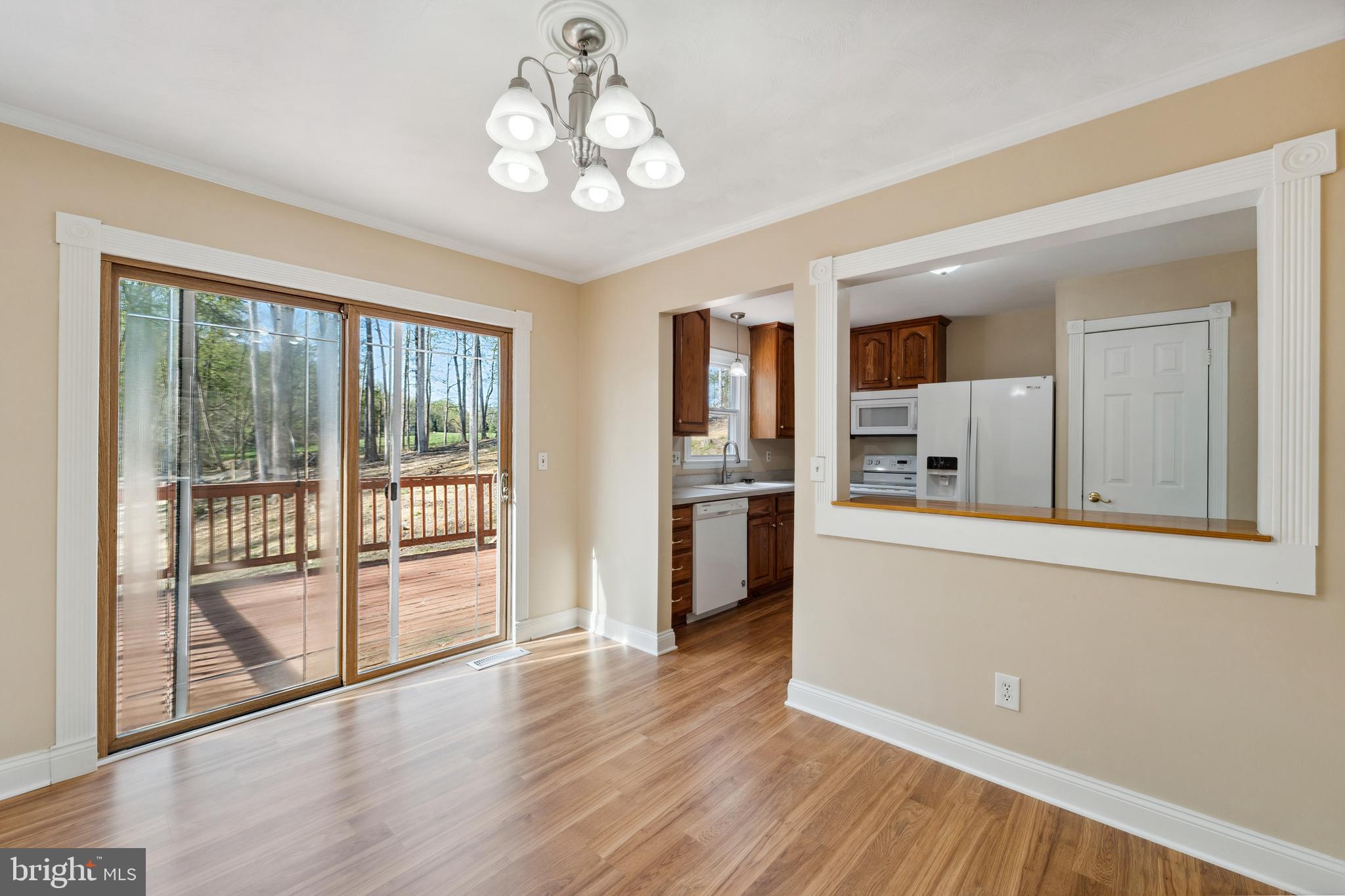 COUNTRY LAKES - Residential