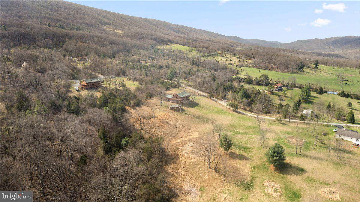 HICKORY WOOD - Residential