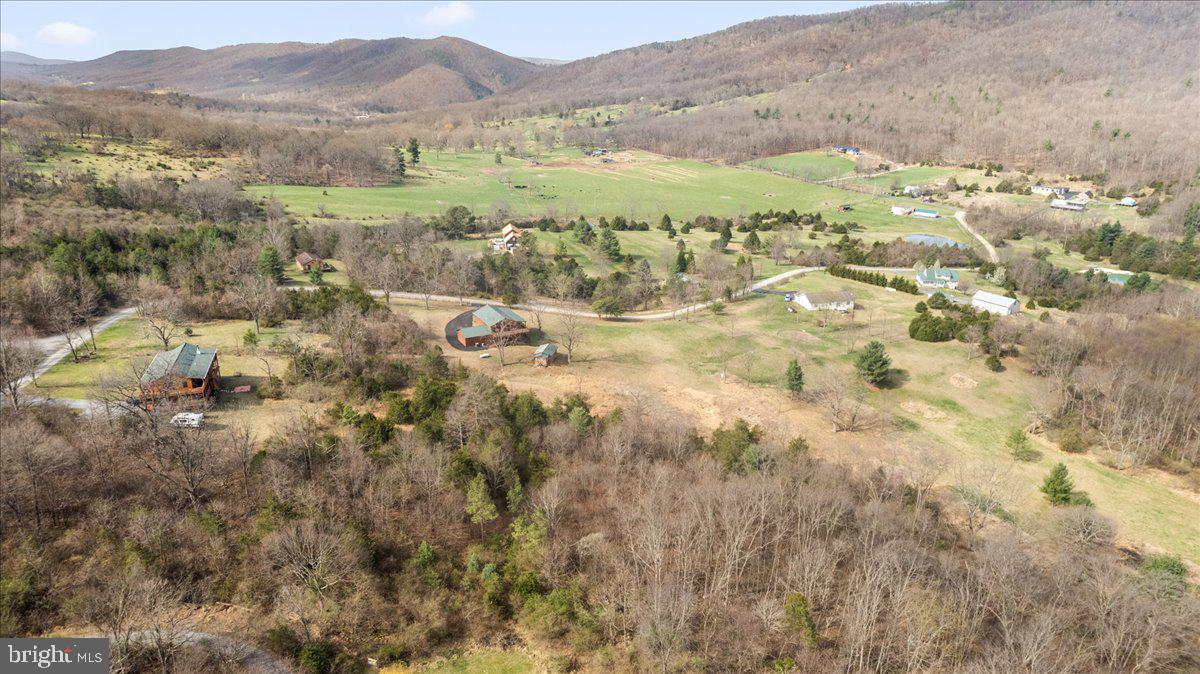HICKORY WOOD - Residential