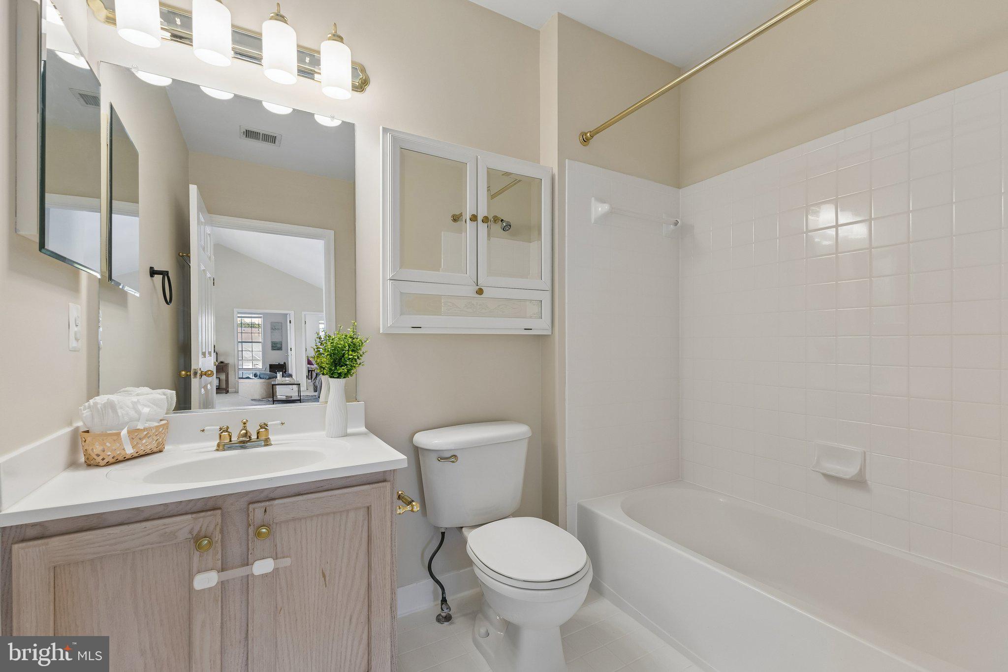 LAKESIDE AT SOUTH RIDING - Residential