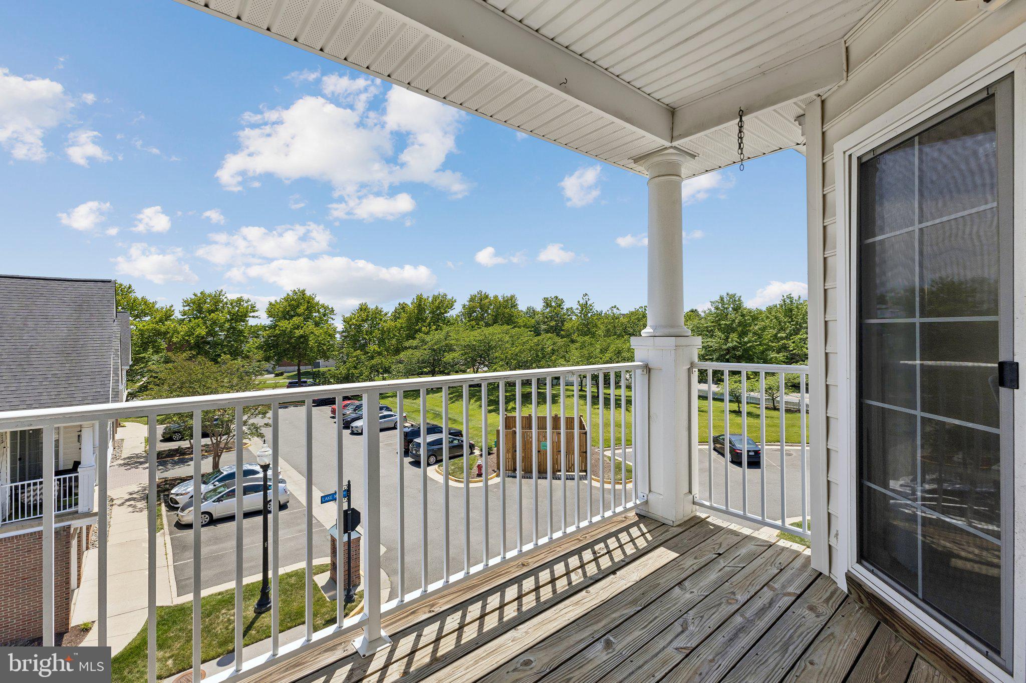 LAKESIDE AT SOUTH RIDING - Residential