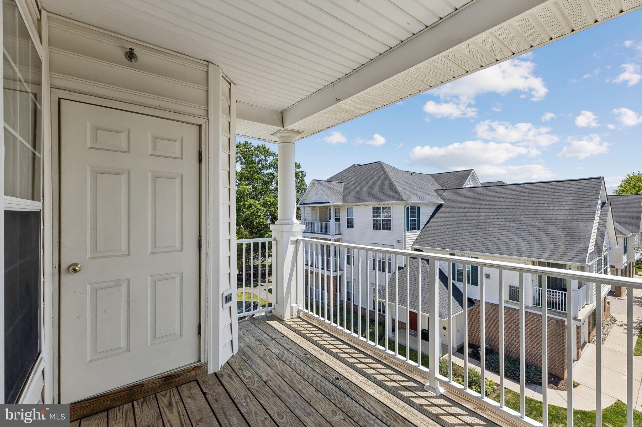 LAKESIDE AT SOUTH RIDING - Residential
