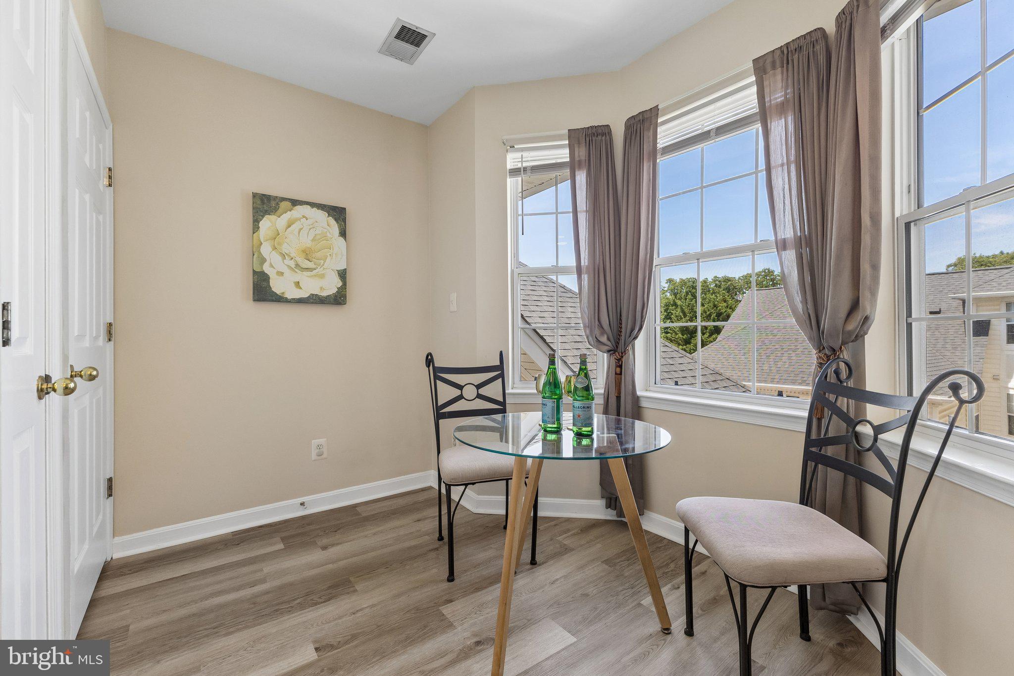 LAKESIDE AT SOUTH RIDING - Residential