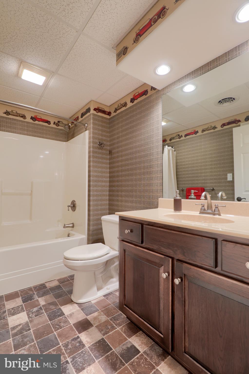 ORCHARD HILLS - Residential