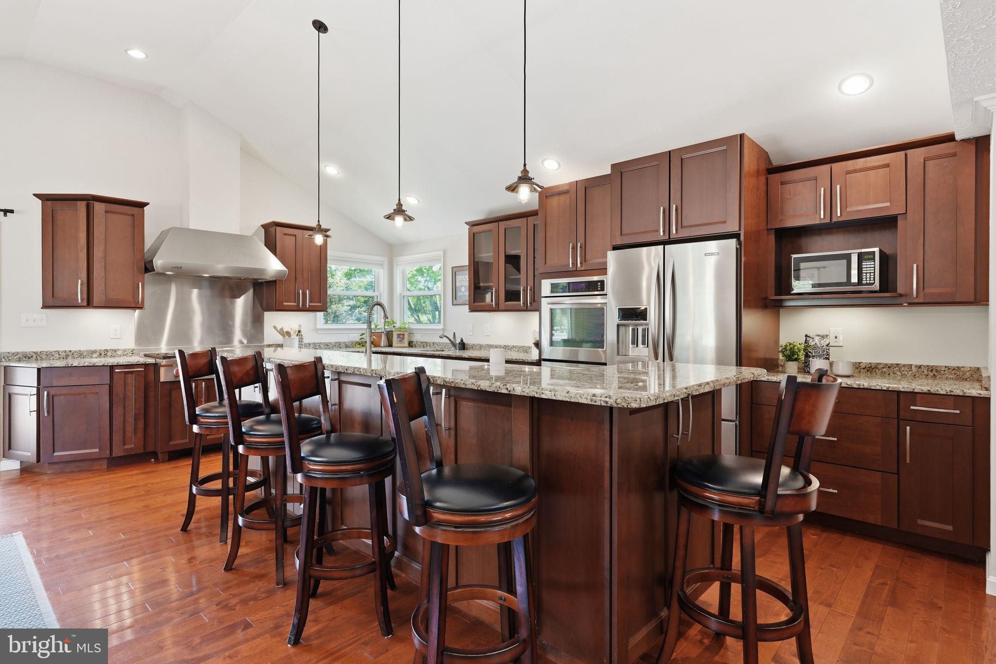 LONGVIEW ON MAGOTHY - Residential