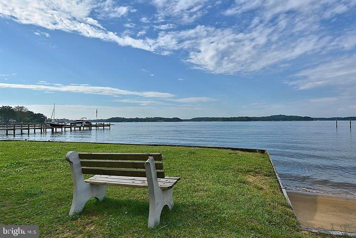 LONGVIEW ON MAGOTHY - Residential