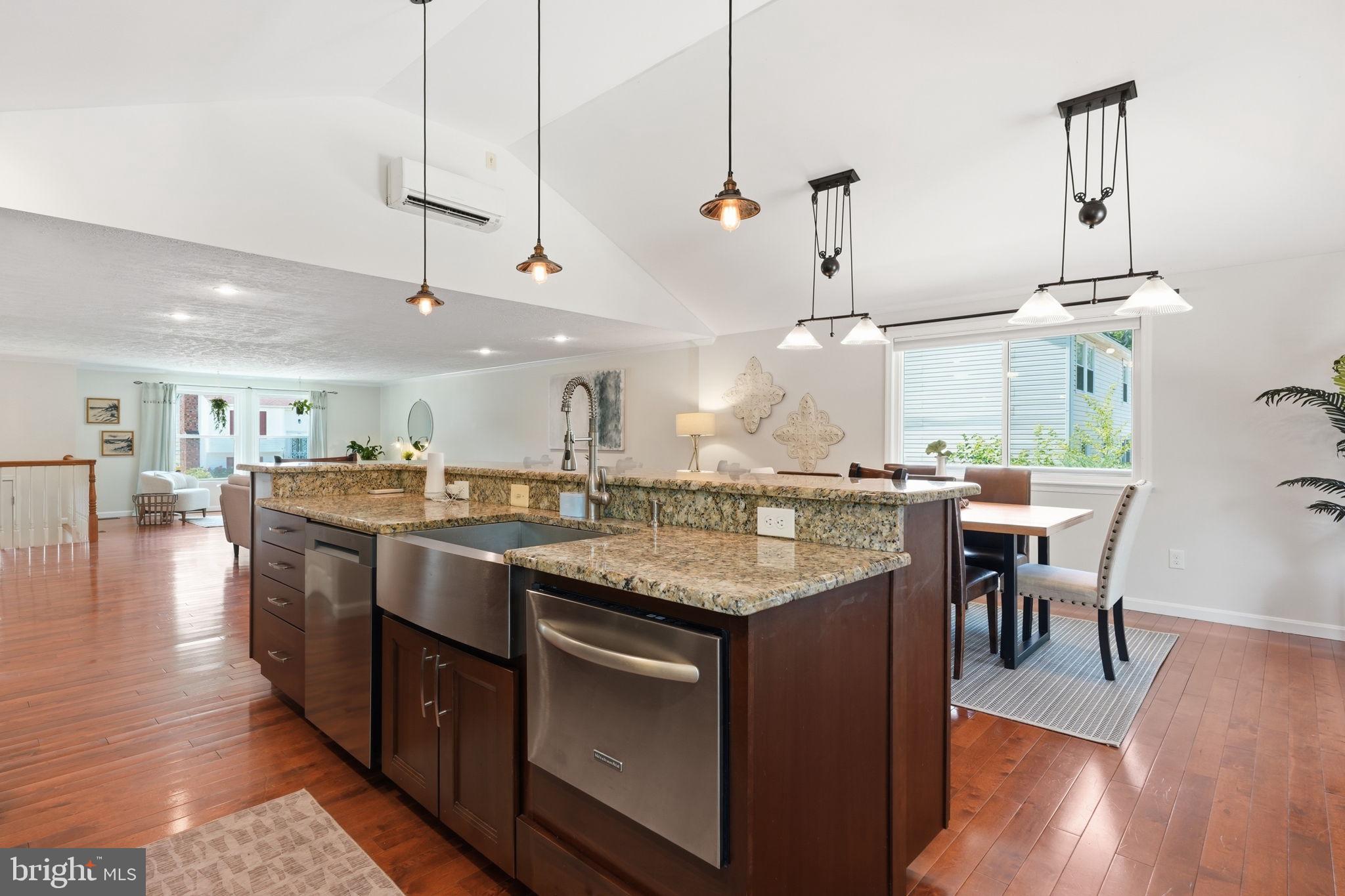 LONGVIEW ON MAGOTHY - Residential