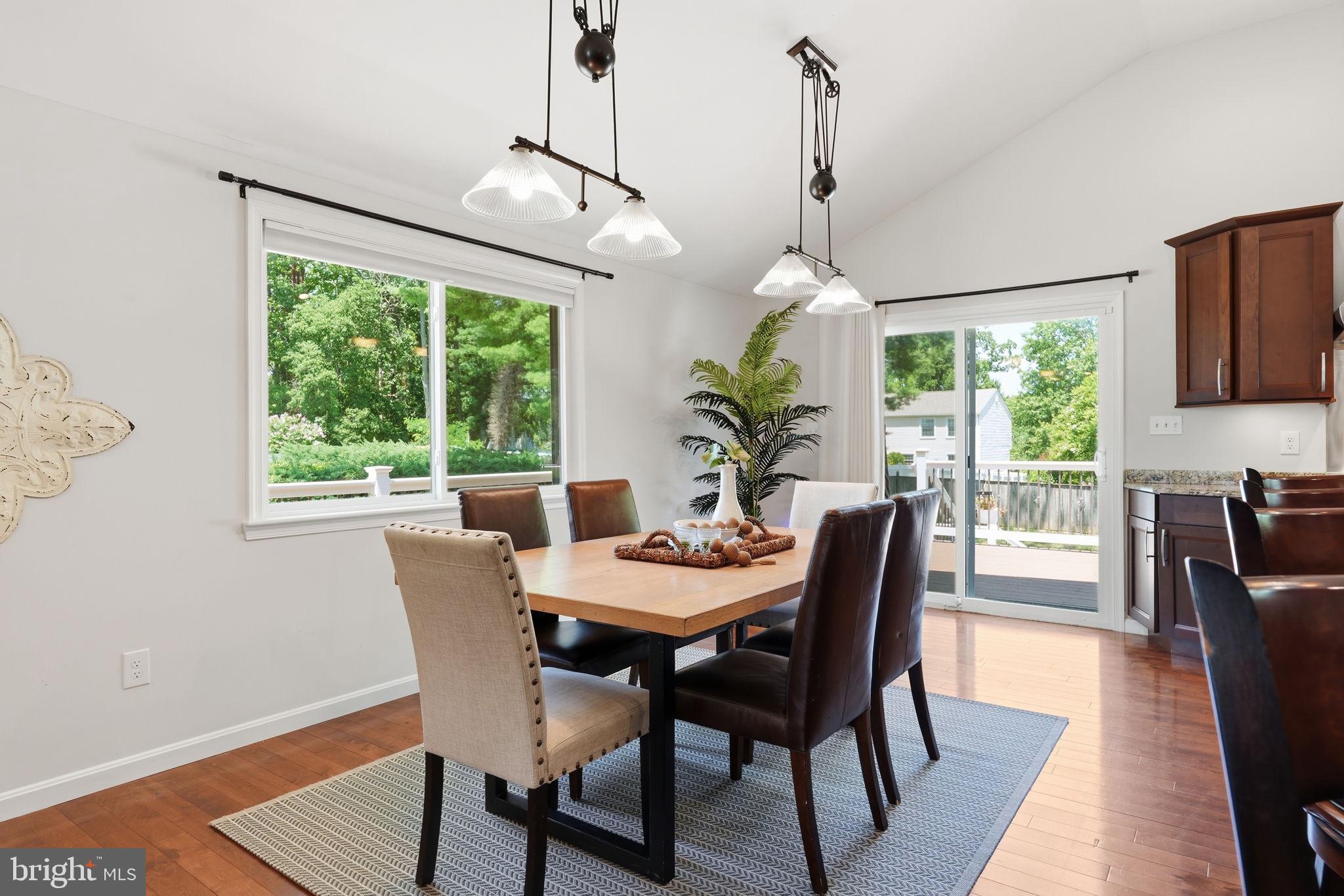 LONGVIEW ON MAGOTHY - Residential