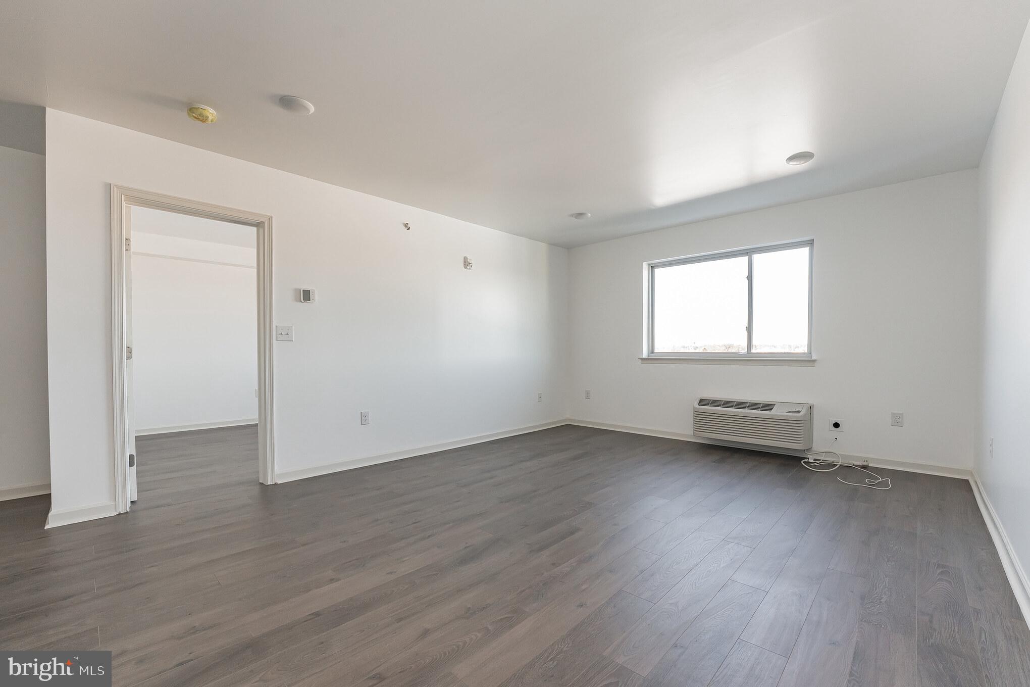 ROXBOROUGH - Residential Lease