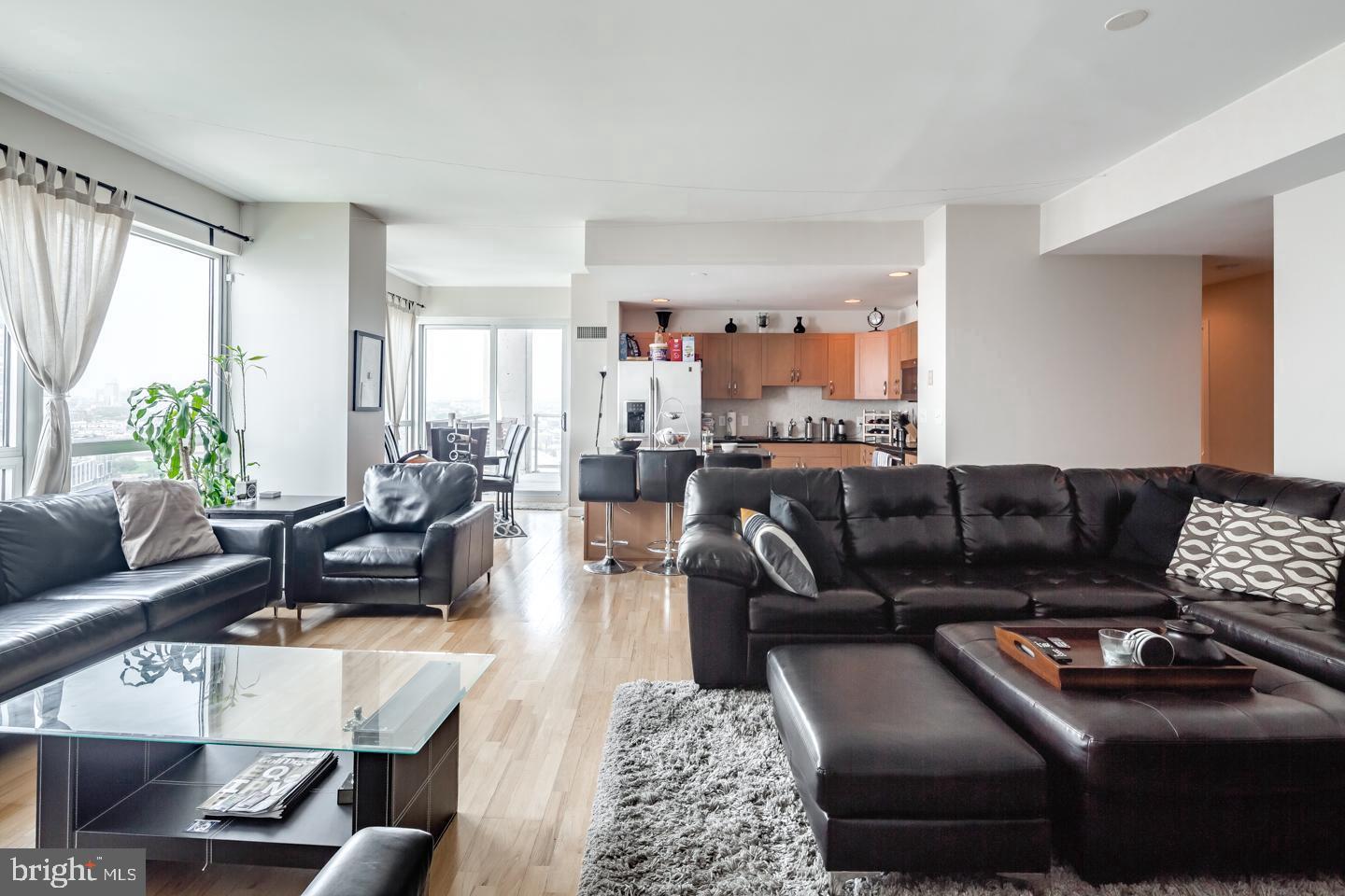 WATERFRONT SQUARE - Residential Lease