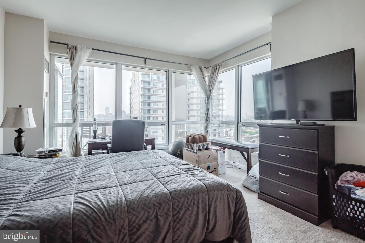 WATERFRONT SQUARE - Residential Lease