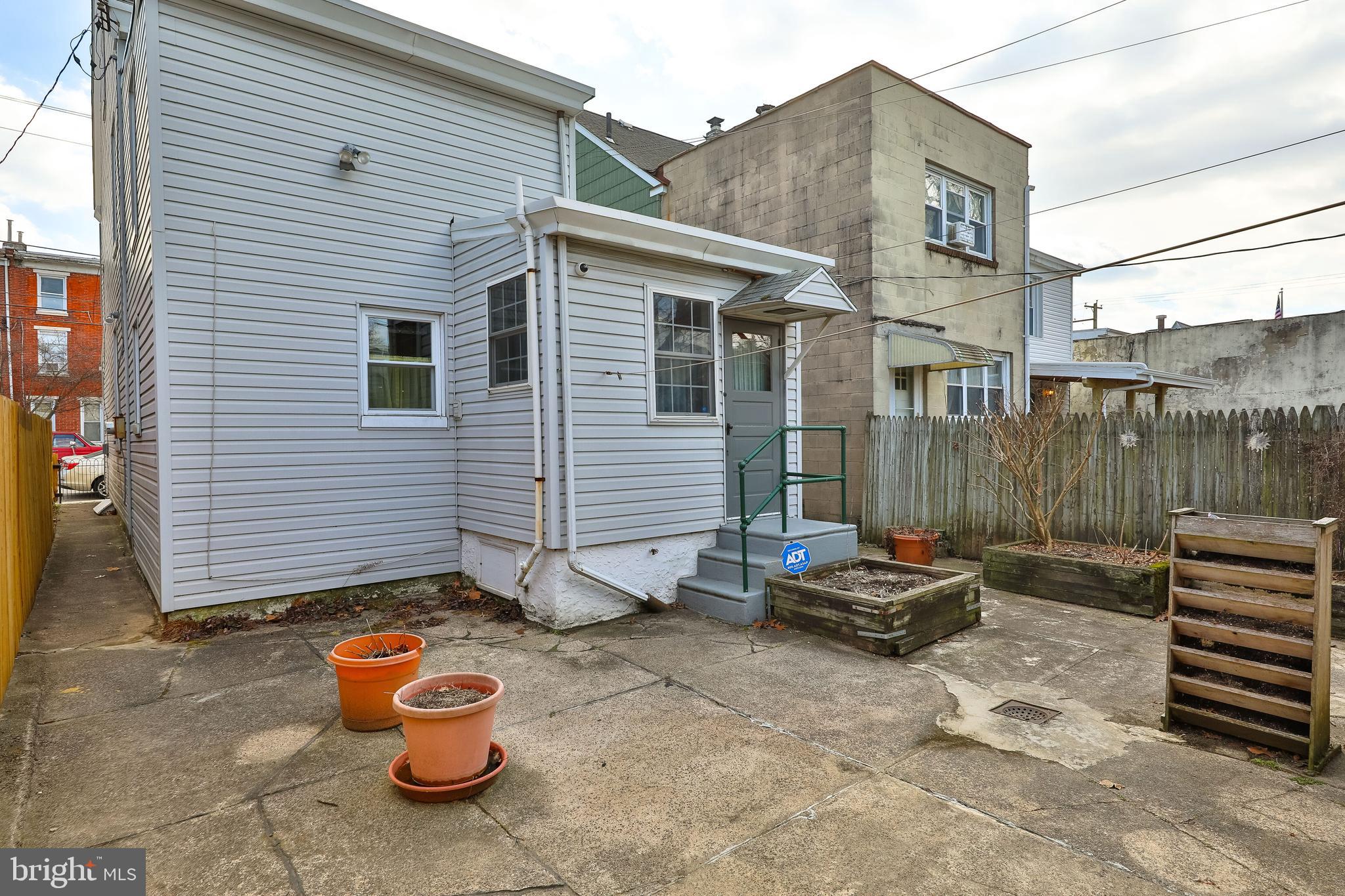 ROXBOROUGH - Residential