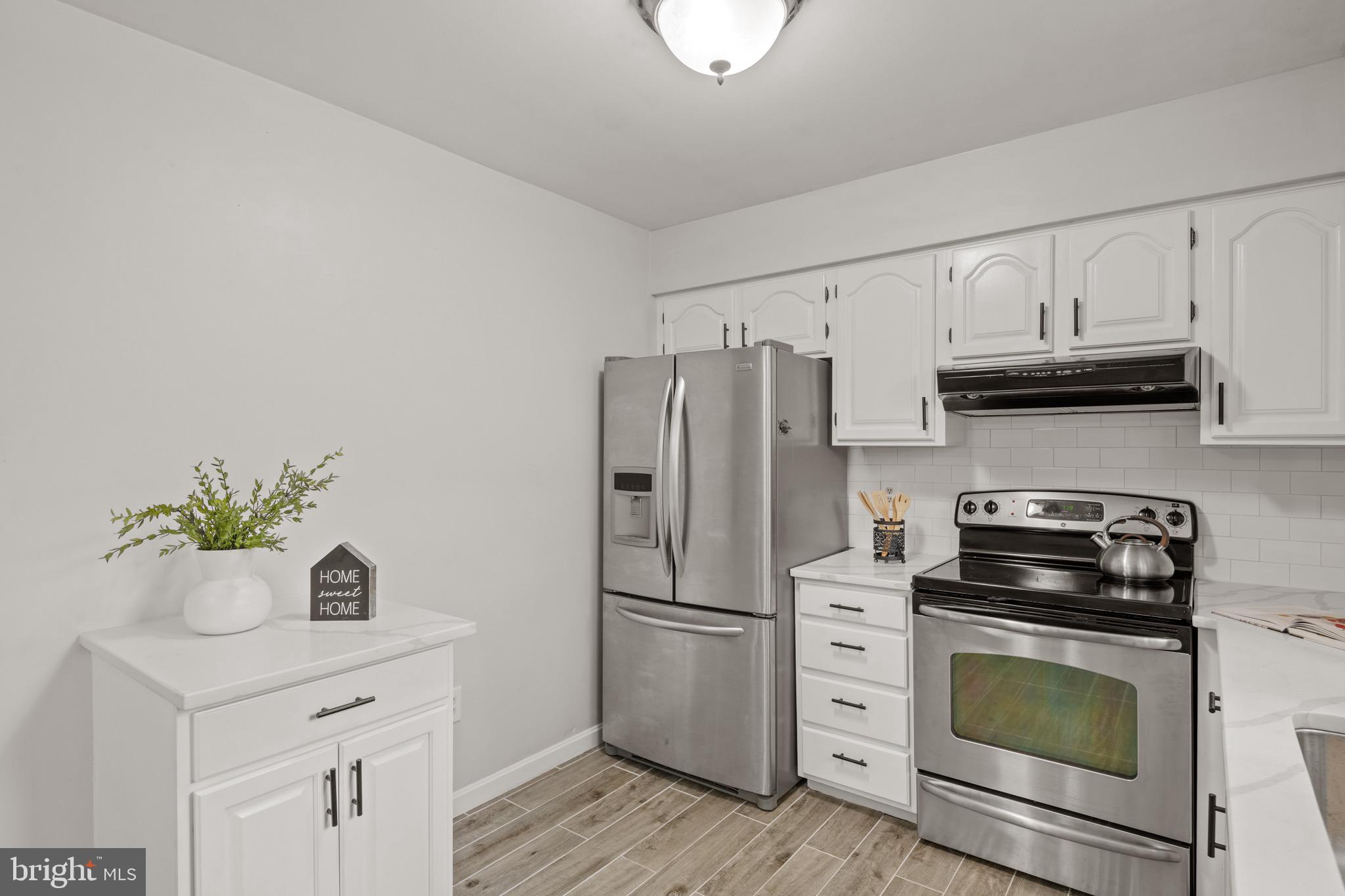 EASTWOOD MEADOWS - Residential