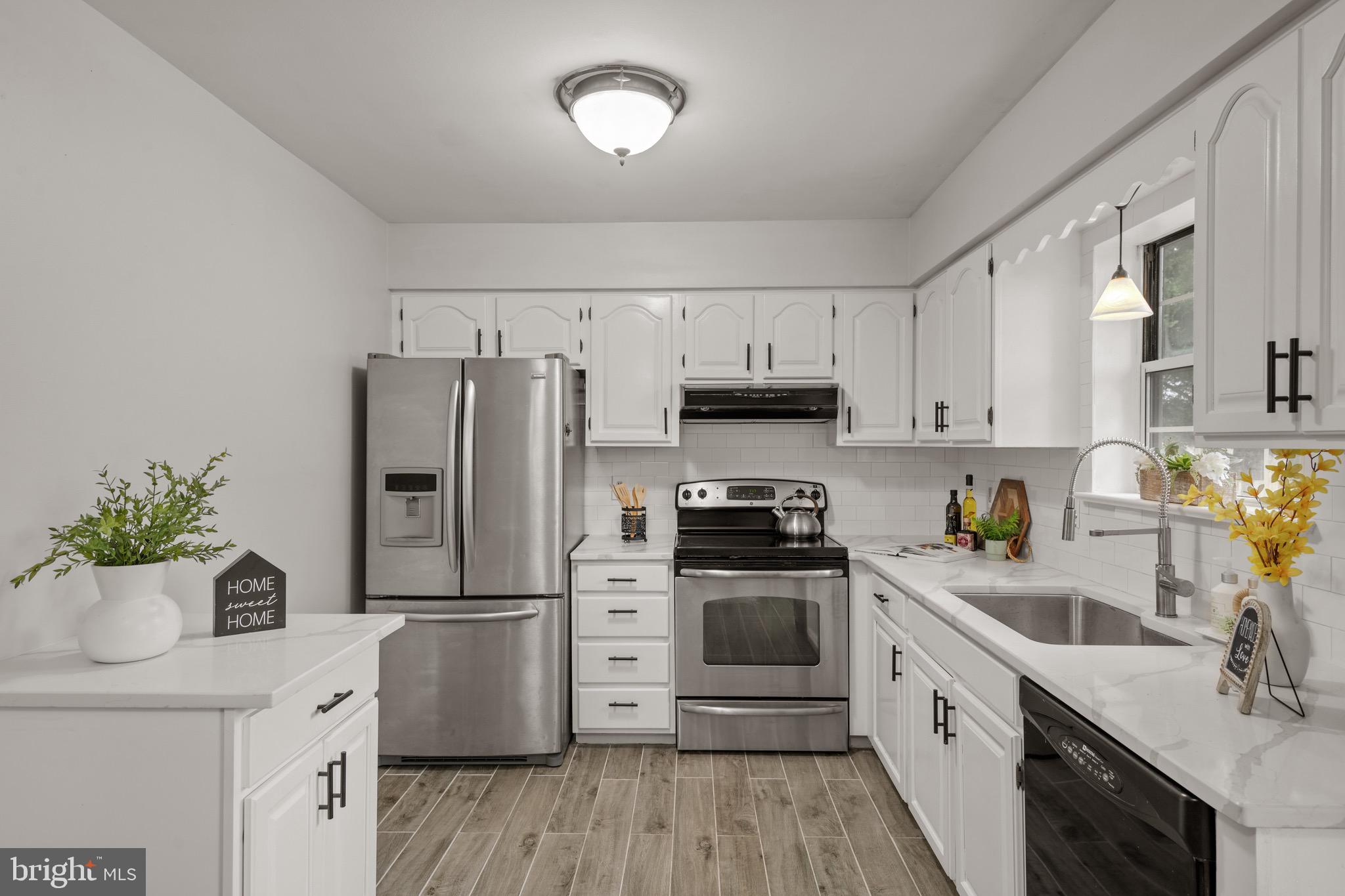 EASTWOOD MEADOWS - Residential