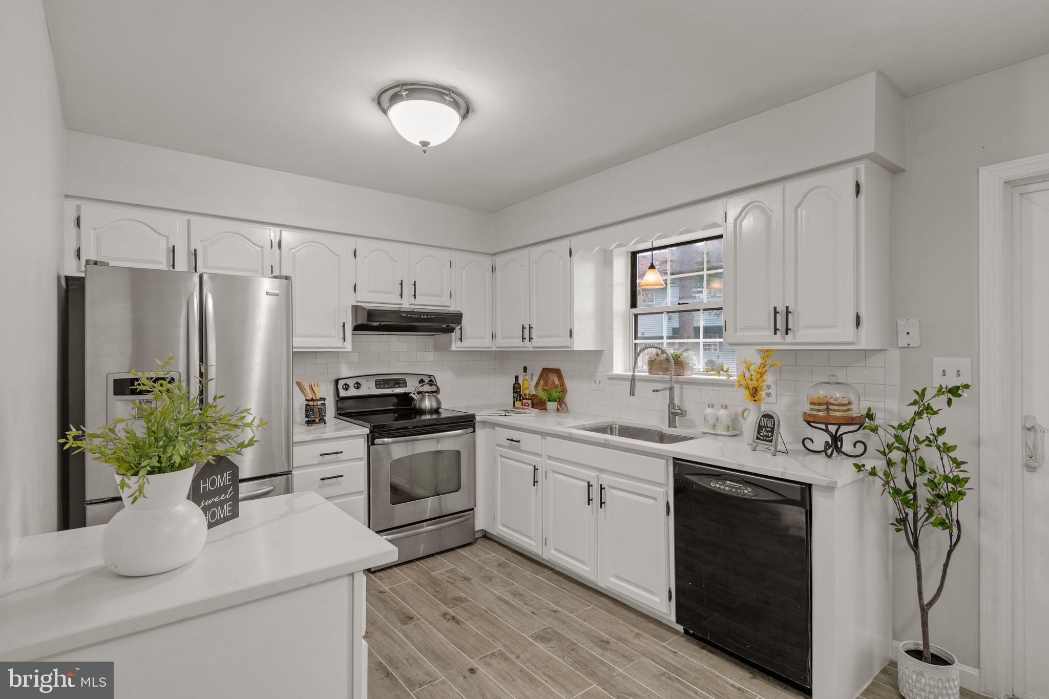 EASTWOOD MEADOWS - Residential