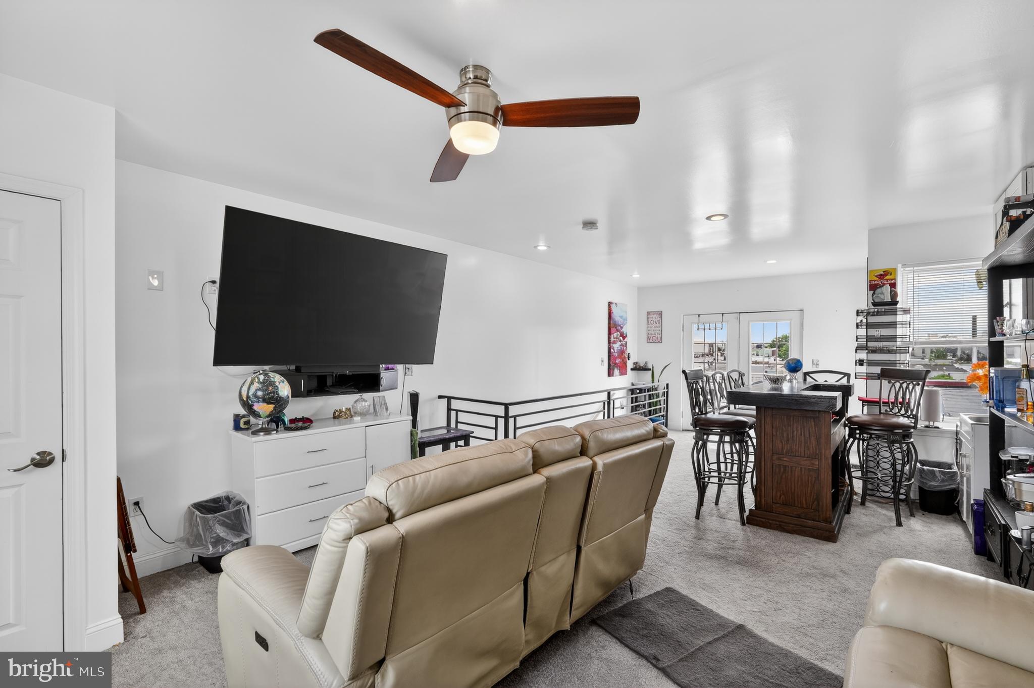 POINT BREEZE - Residential