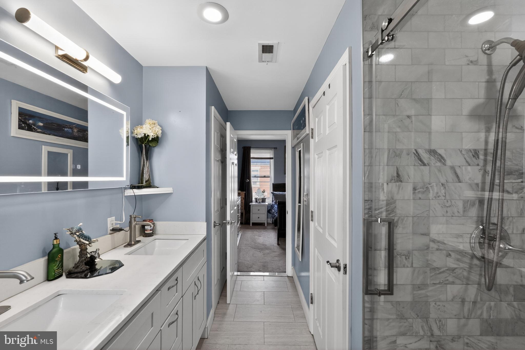 POINT BREEZE - Residential