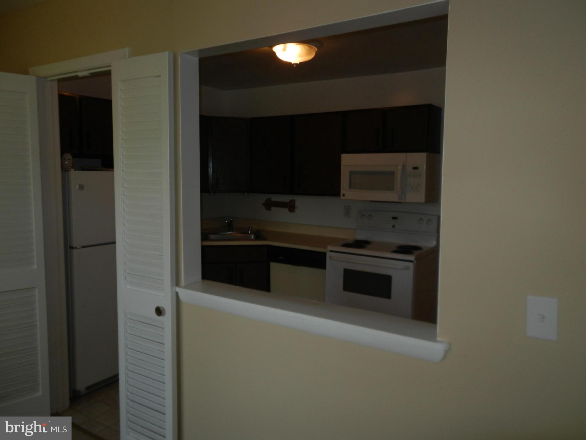 HICKORY HILLS CONDOMINIUMS - Residential Lease