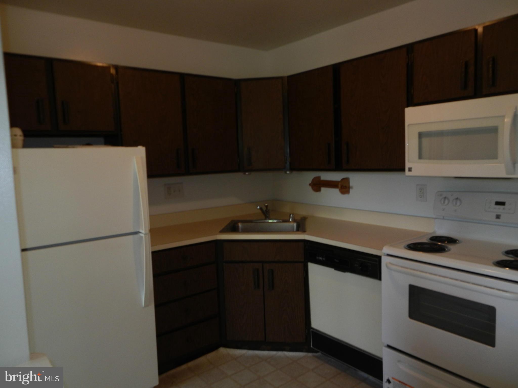 HICKORY HILLS CONDOMINIUMS - Residential Lease