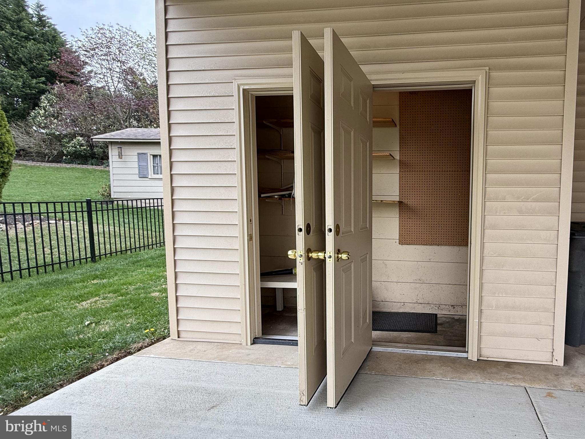 COLLEGE GARDENS - Residential Lease